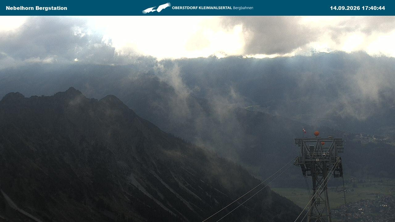 Archiv Foto Webcam Blick von der "Höfatsblick" Bergstation ins Tal