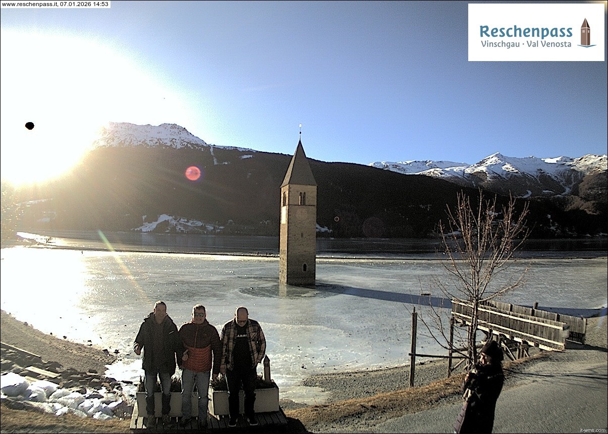 Archived image Webcam Lake Resia and the symbol of Venosta Valley