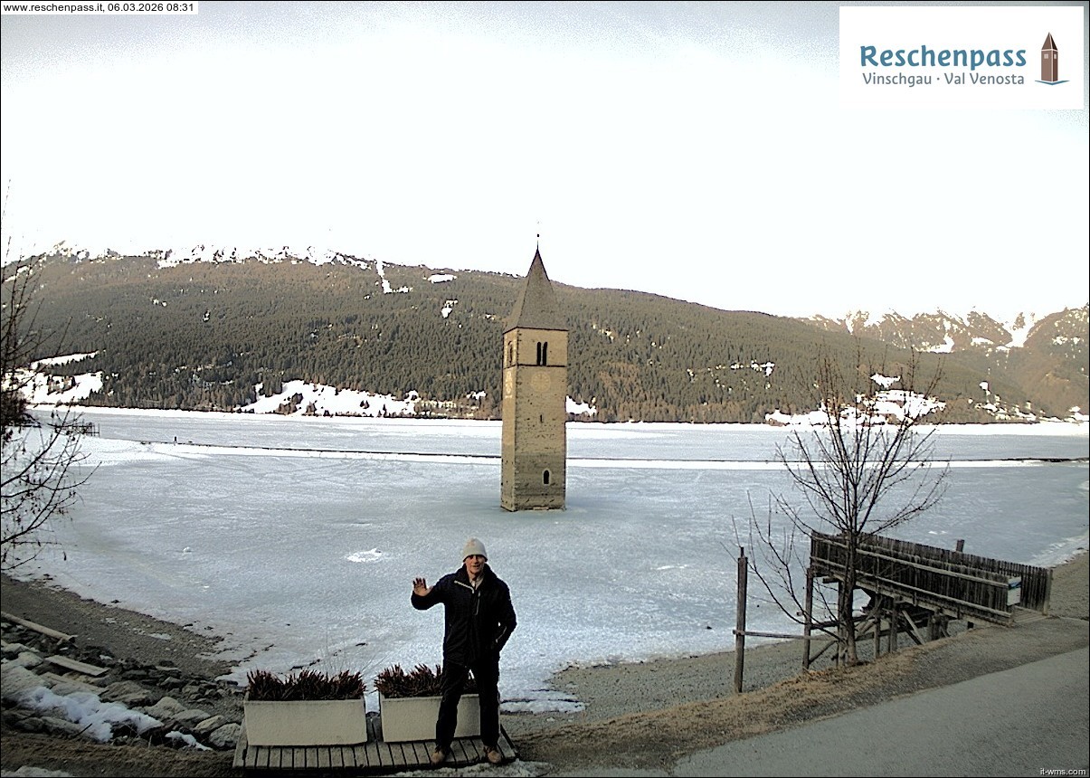Archiv Foto Webcam Reschensee mit versunkenem Turm