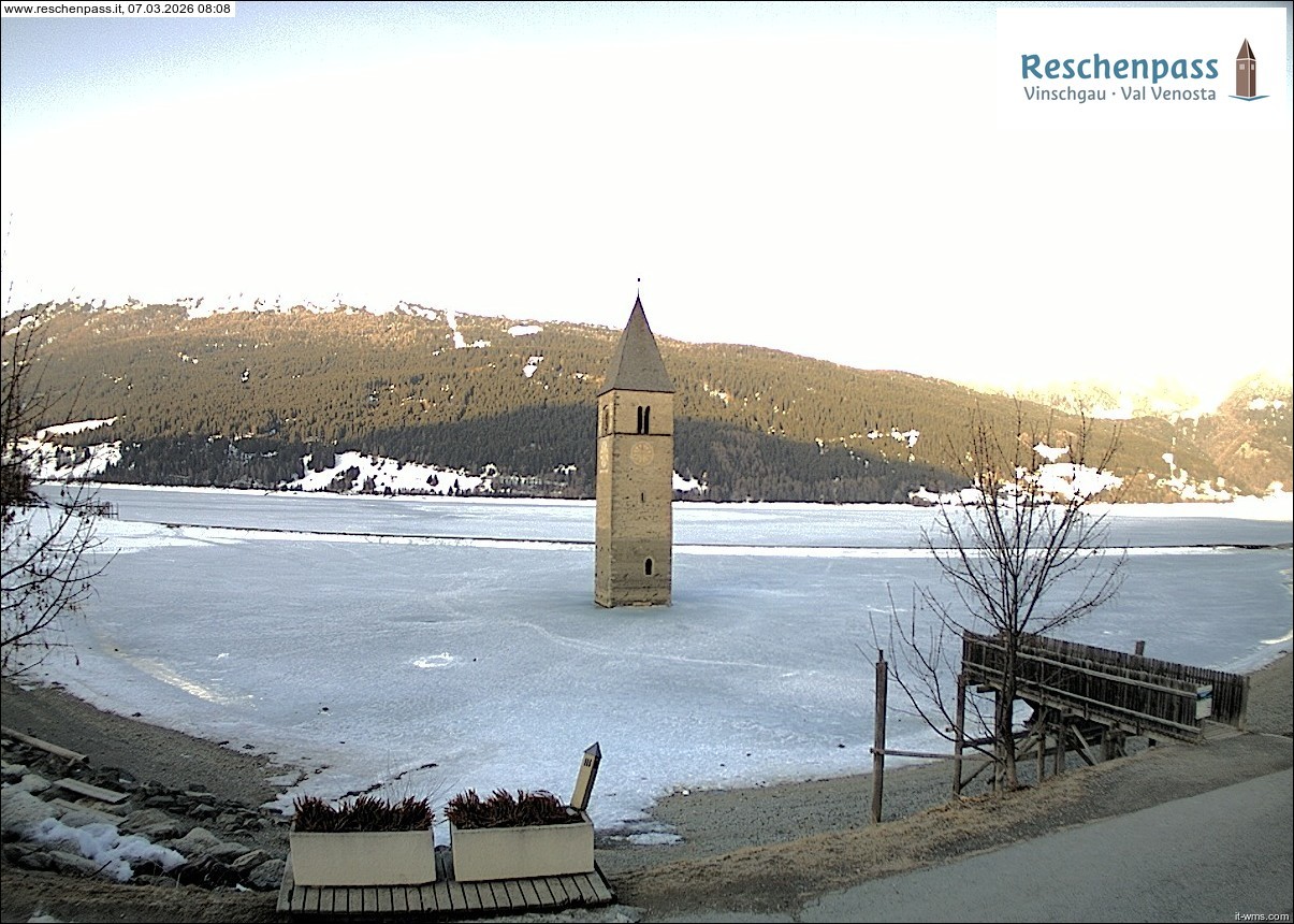 Archived image Webcam Lake Resia and the symbol of Venosta Valley