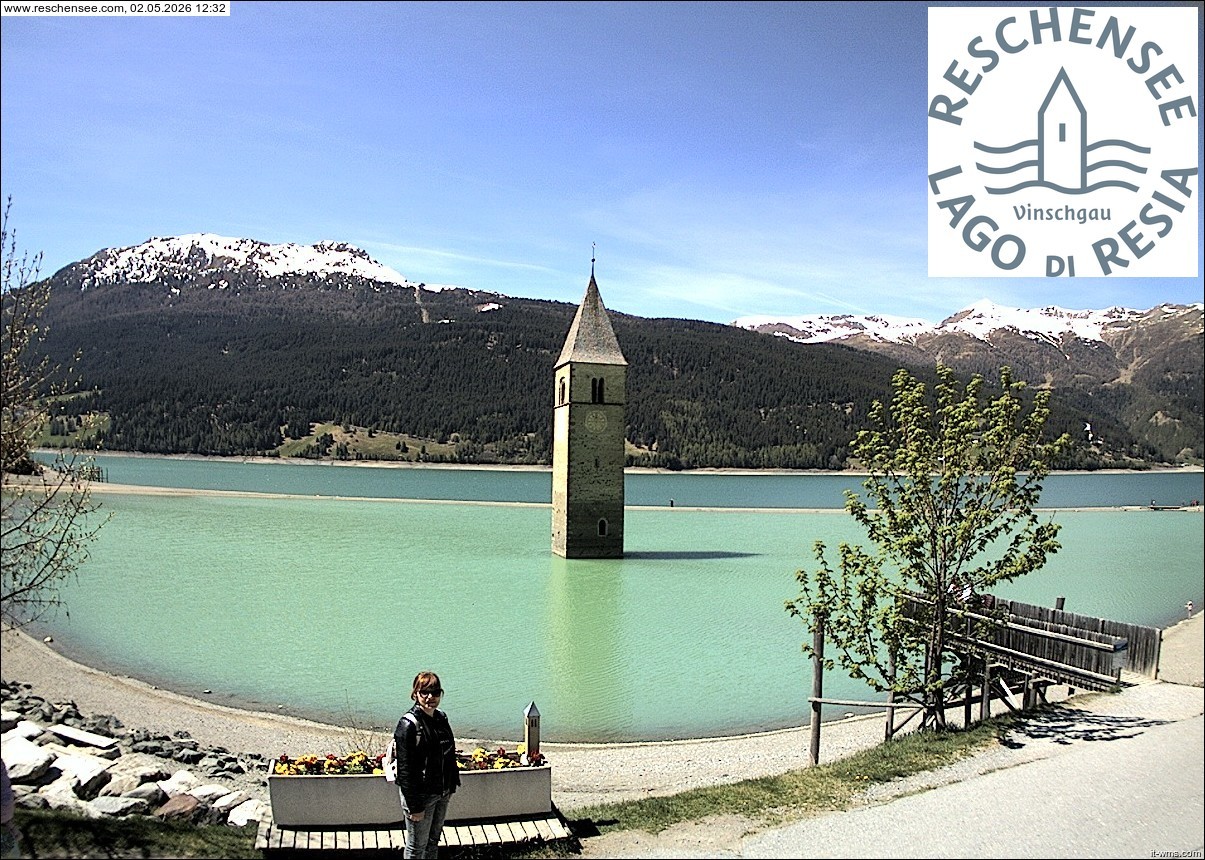 Archived image Webcam Lake Resia and the symbol of Venosta Valley