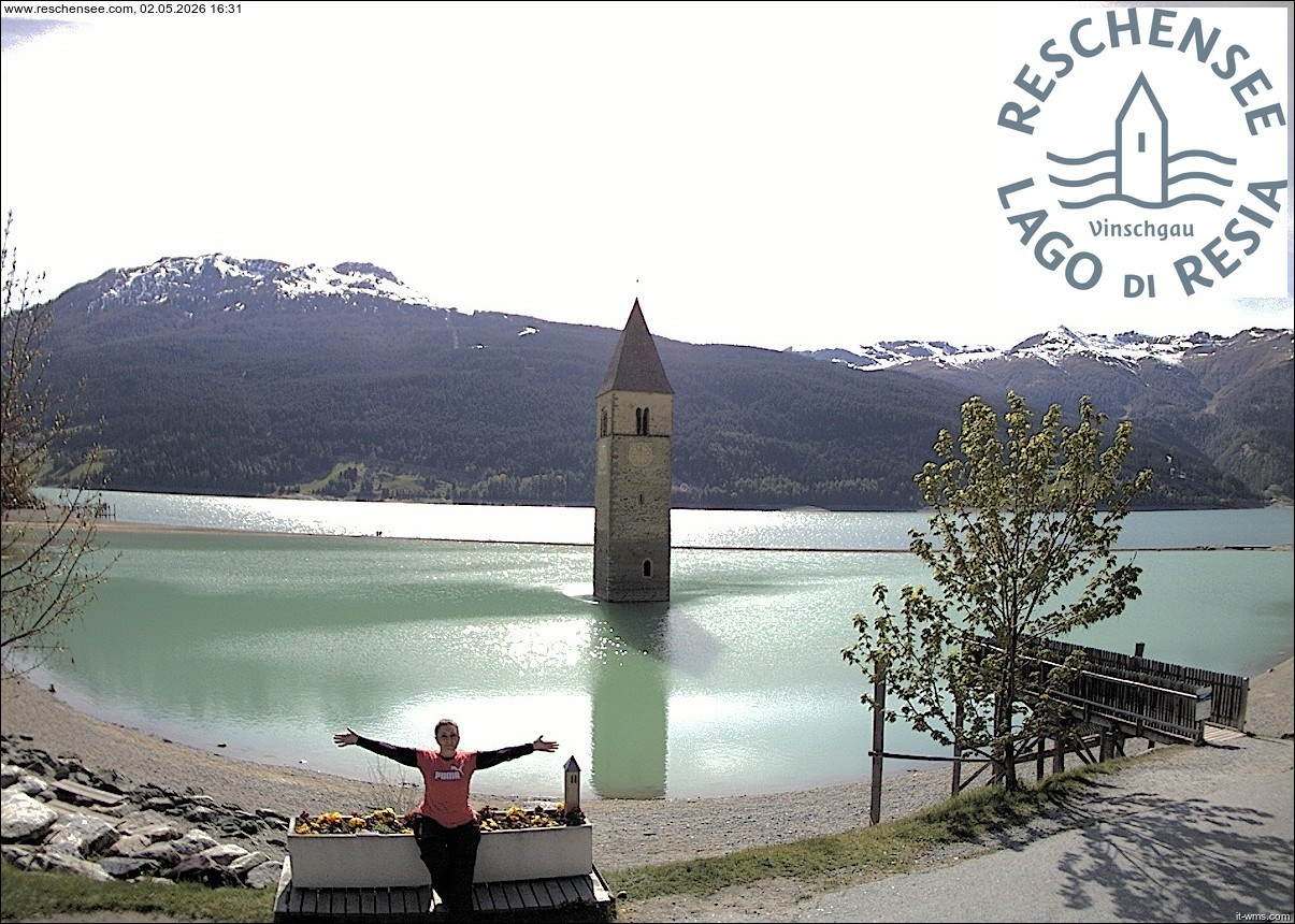 Archived image Webcam Lake Resia and the symbol of Venosta Valley