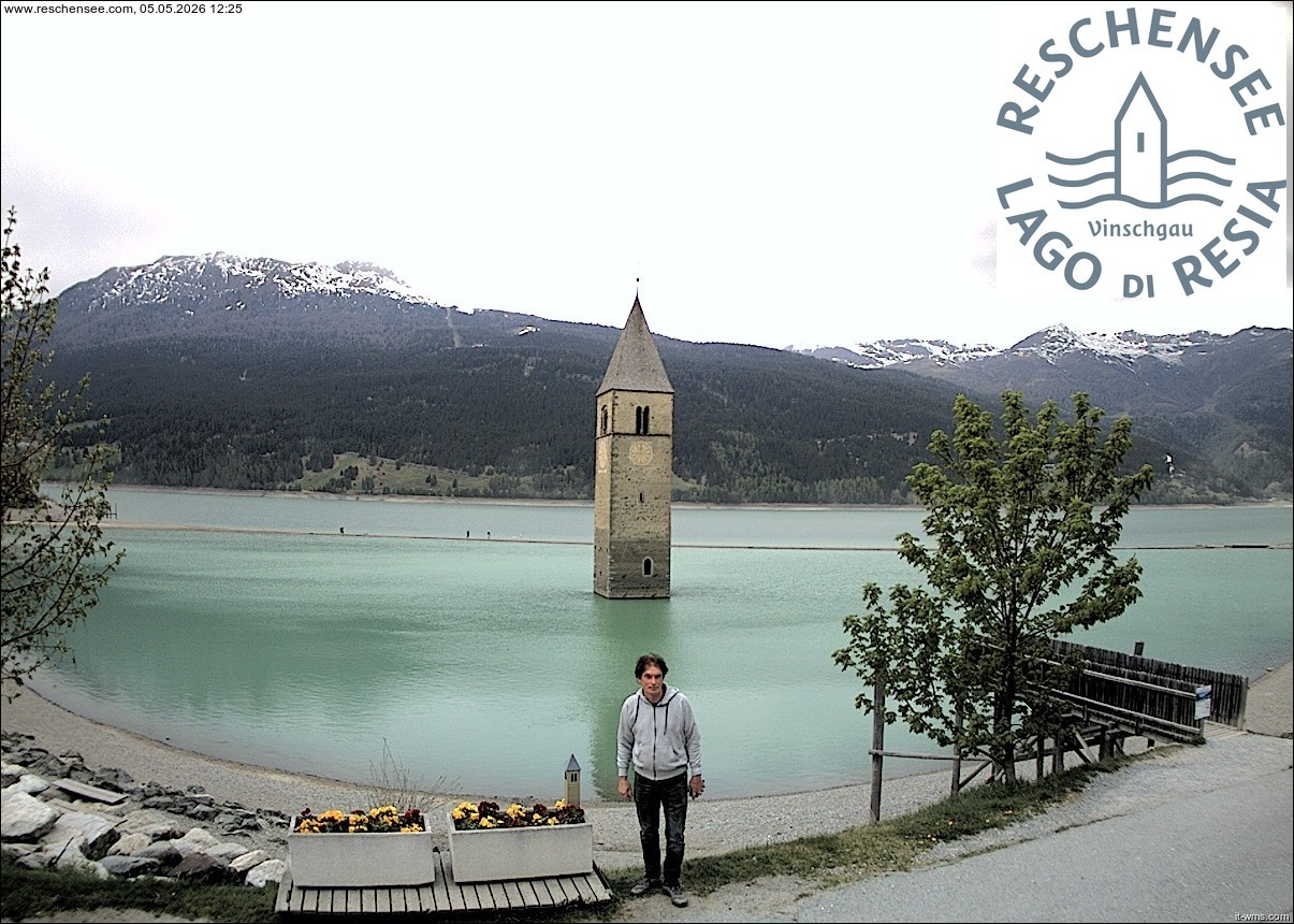 Archiv Foto Webcam Reschensee mit versunkenem Turm