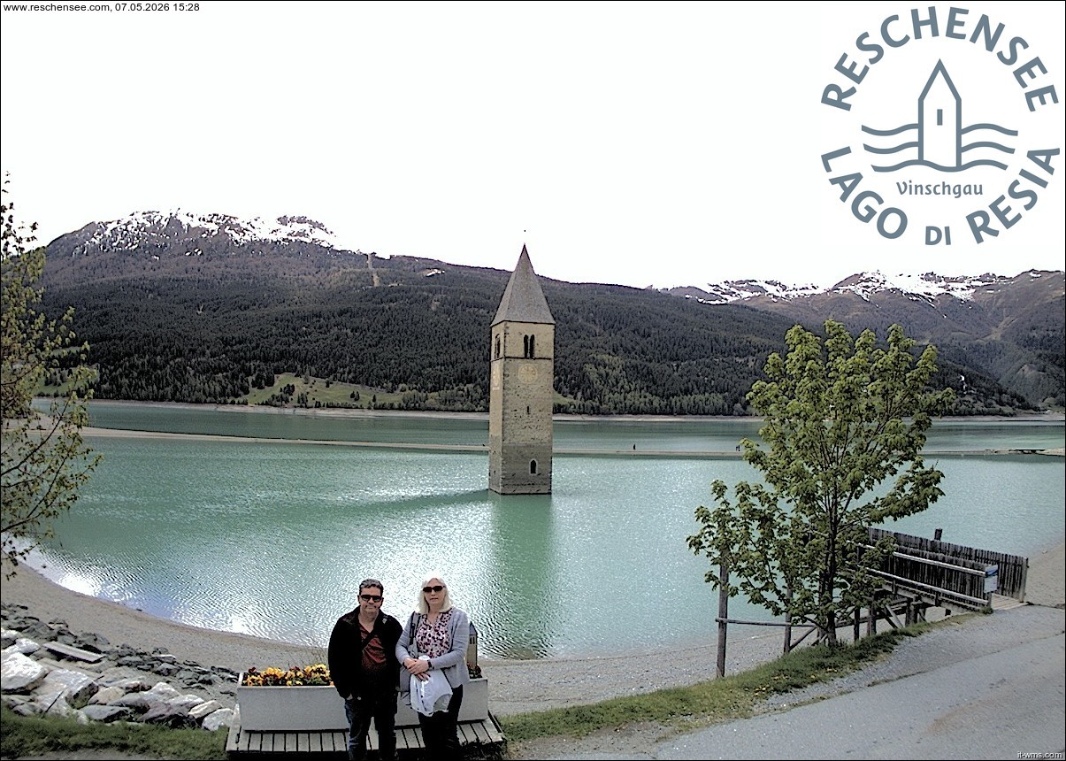 Archived image Webcam Lake Resia and the symbol of Venosta Valley