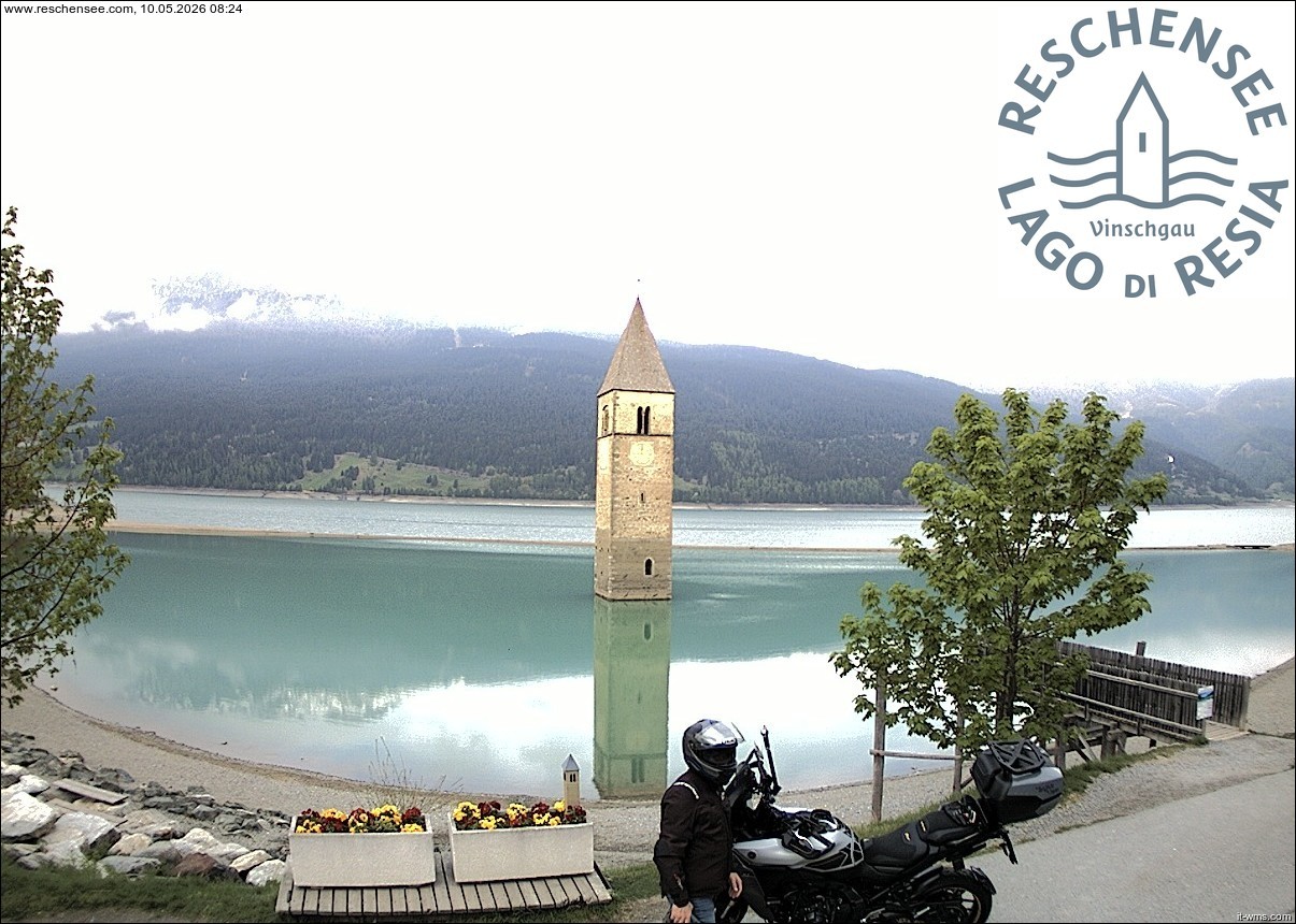 Archived image Webcam Lake Resia and the symbol of Venosta Valley