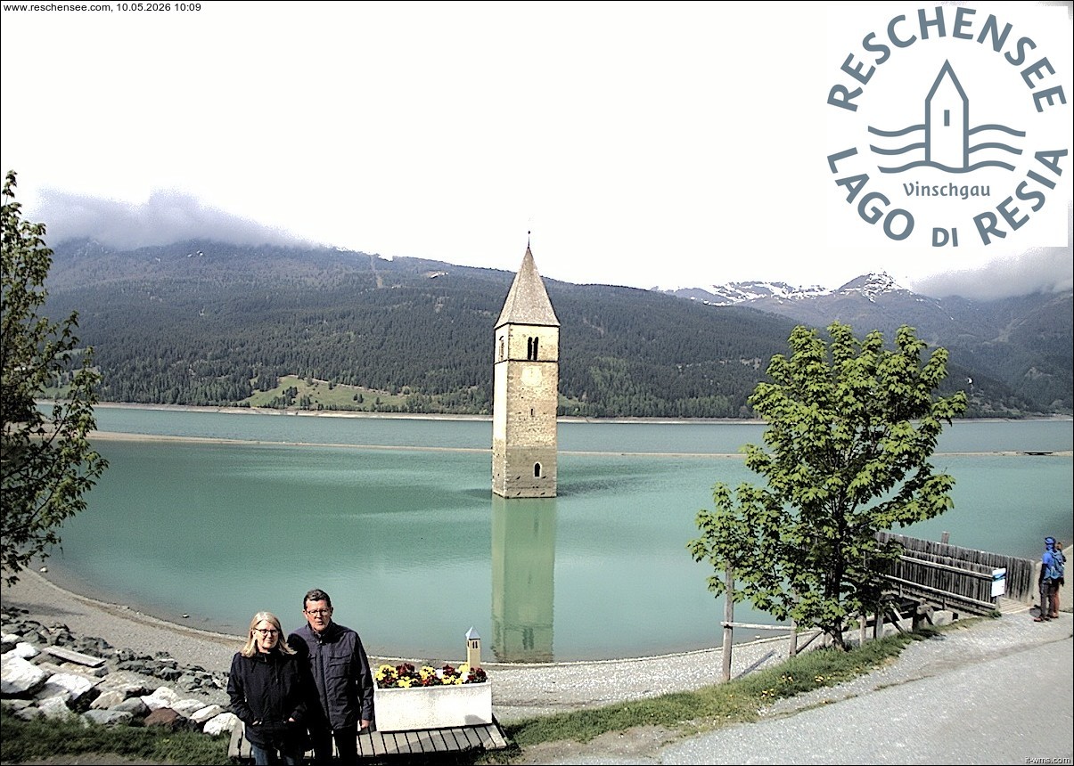 Archived image Webcam Lake Resia and the symbol of Venosta Valley