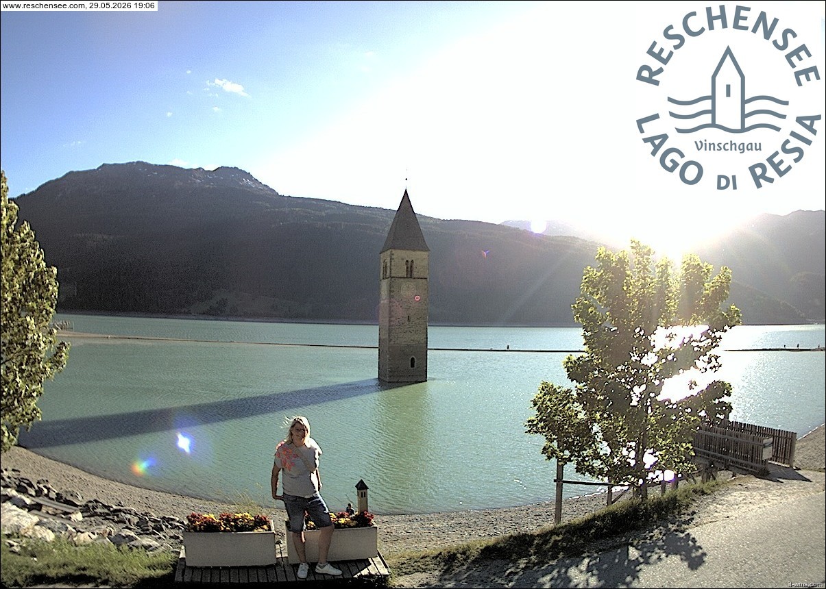 Archiv Foto Webcam Reschensee mit versunkenem Turm