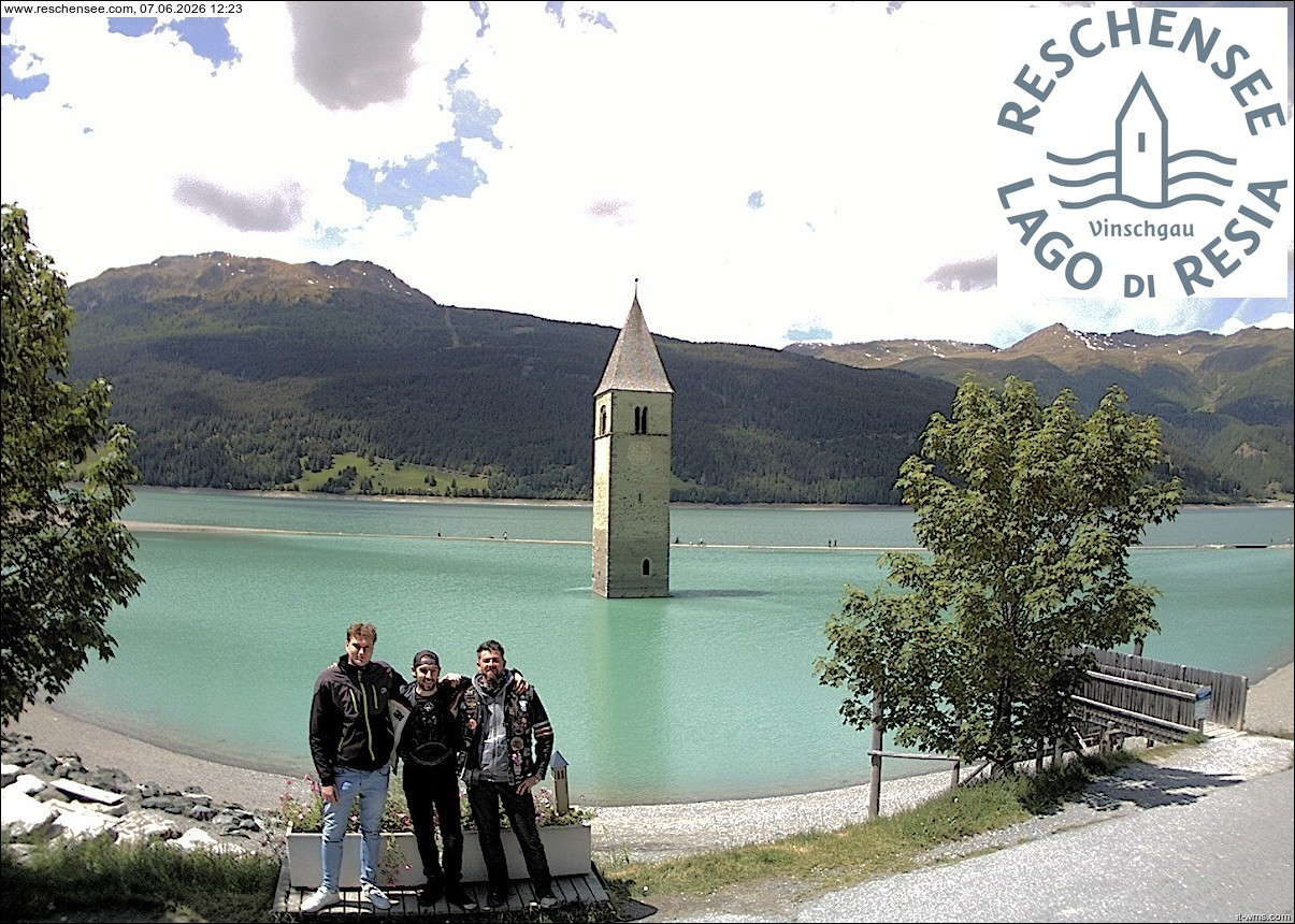 Archived image Webcam Lake Resia and the symbol of Venosta Valley