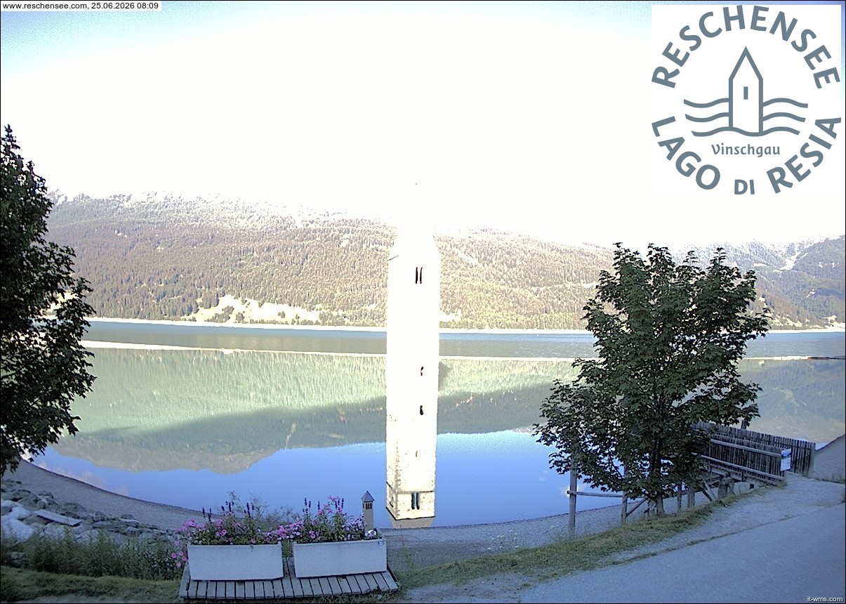 Archived image Webcam Lake Resia and the symbol of Venosta Valley