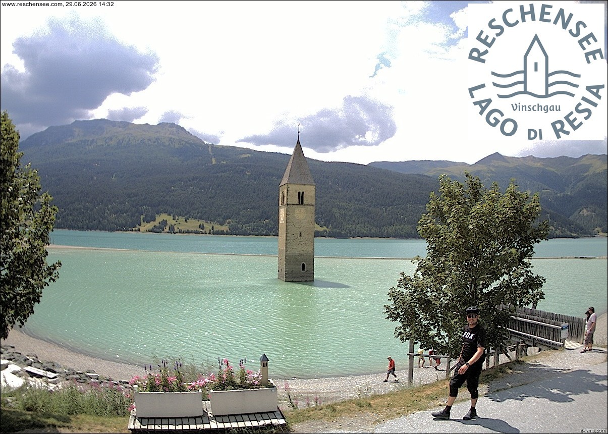 Archived image Webcam Lake Resia and the symbol of Venosta Valley