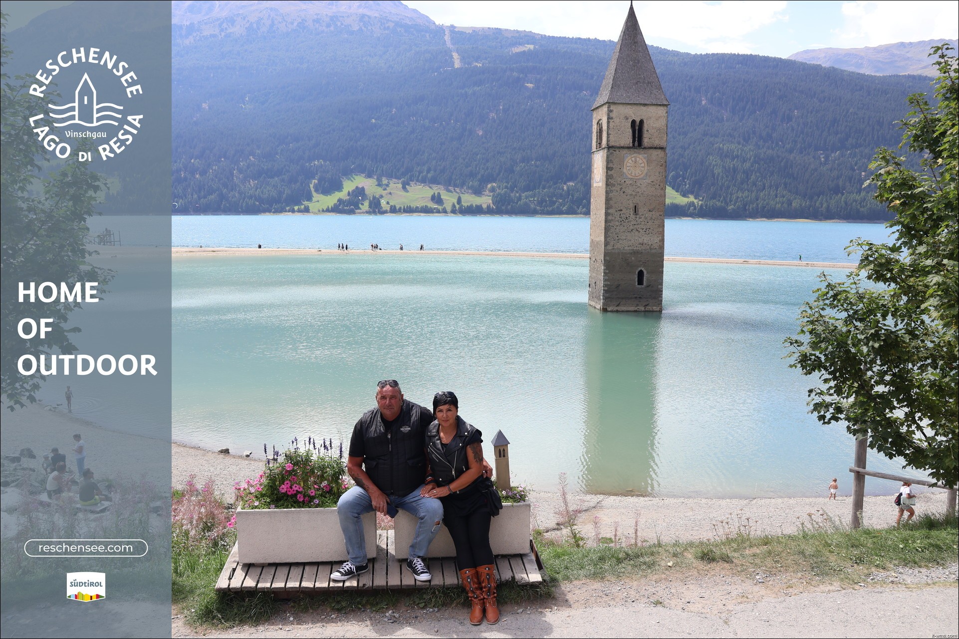 Archived image Webcam Lake Resia and the symbol of Venosta Valley