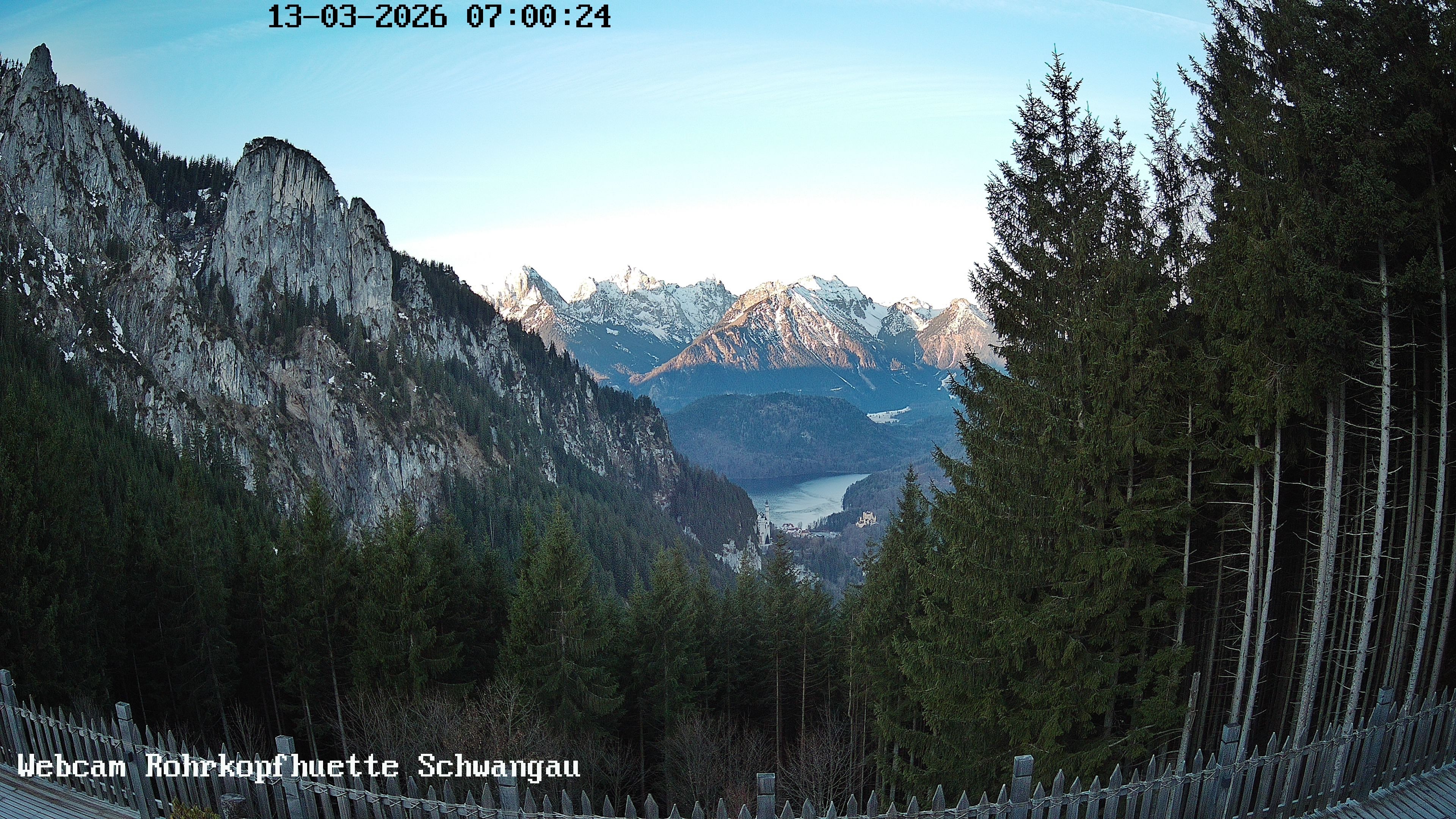 Archived image Webcam Panoramic sight of the Rohrkopfhütte