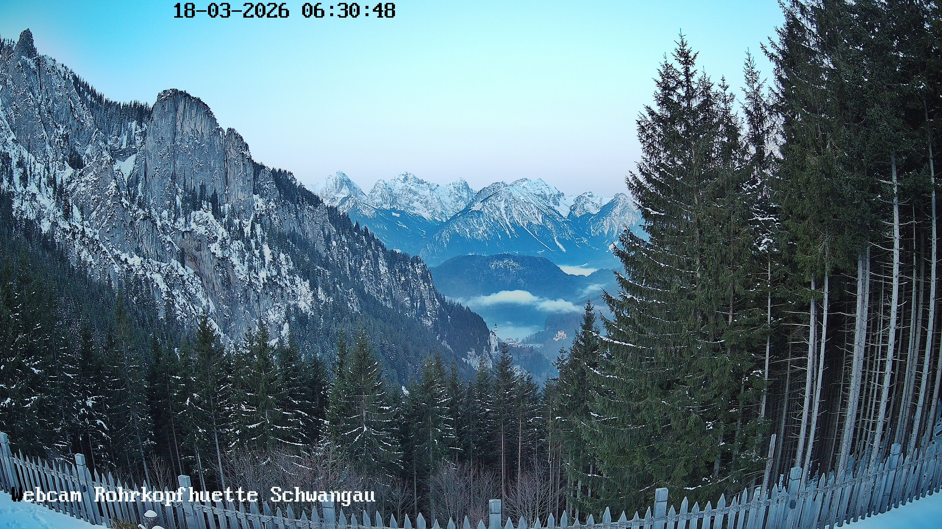 Archived image Webcam Panoramic sight of the Rohrkopfhütte