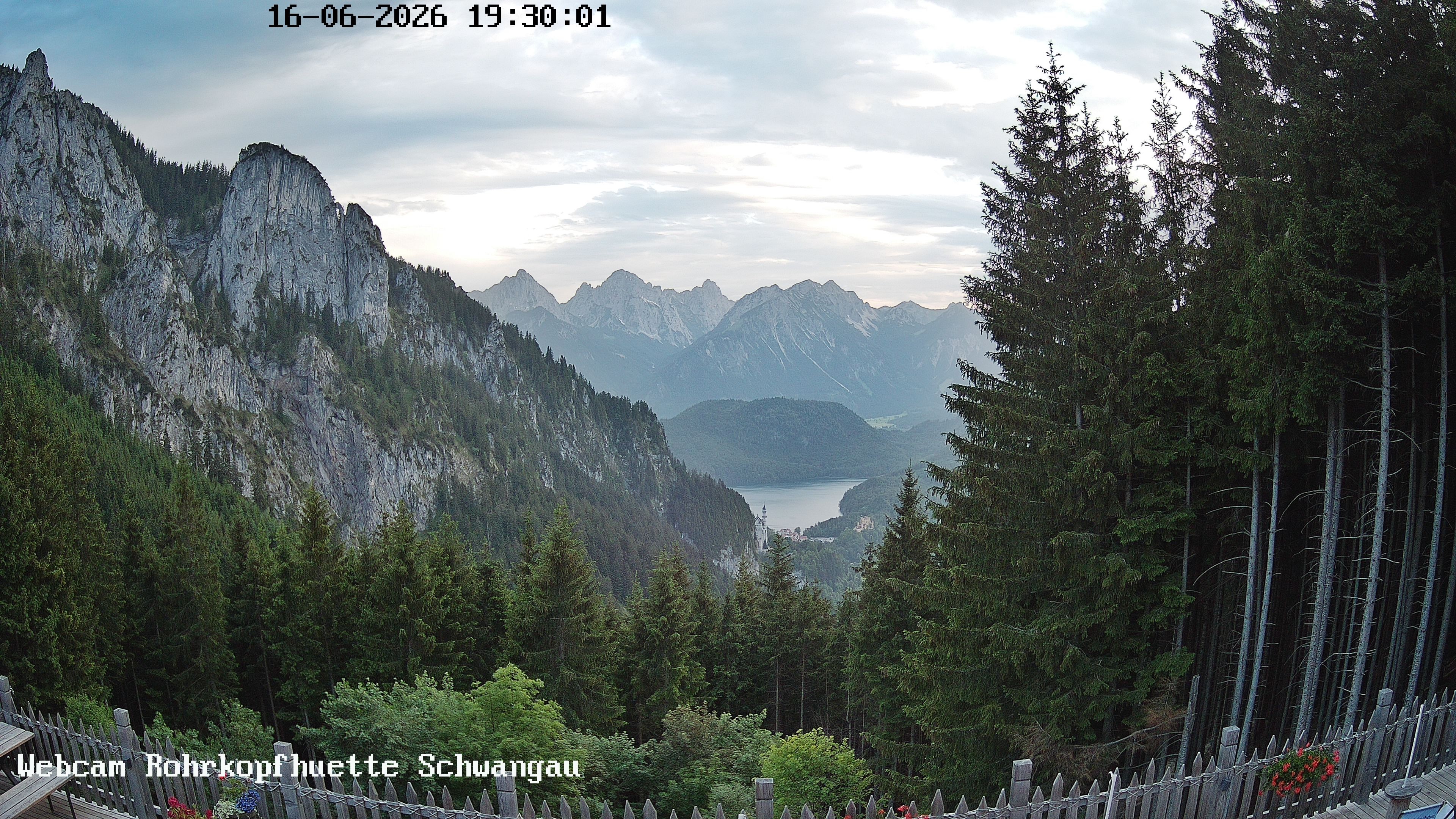 Archived image Webcam Panoramic sight of the Rohrkopfhütte