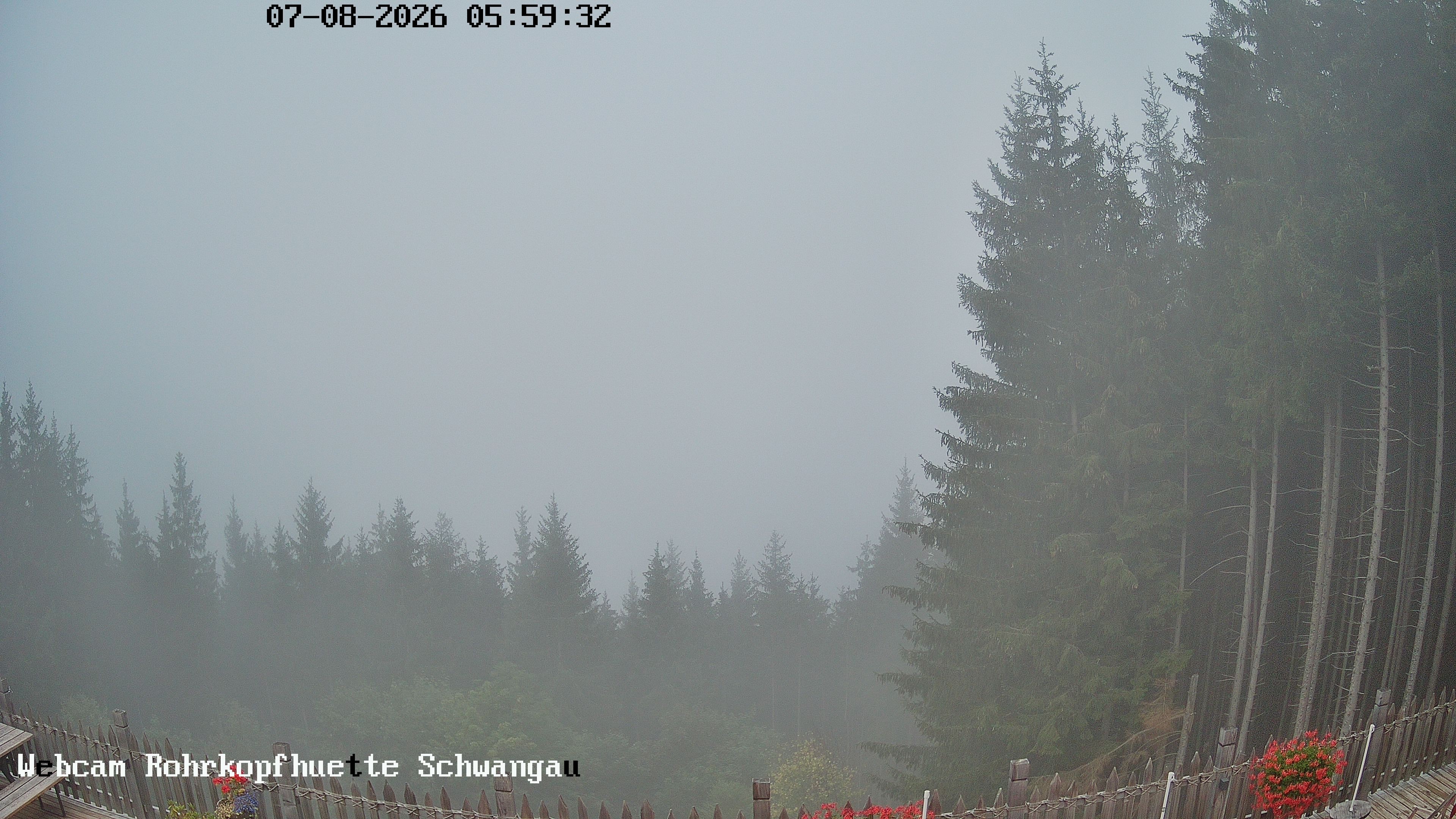 Archived image Webcam Panoramic sight of the Rohrkopfhütte