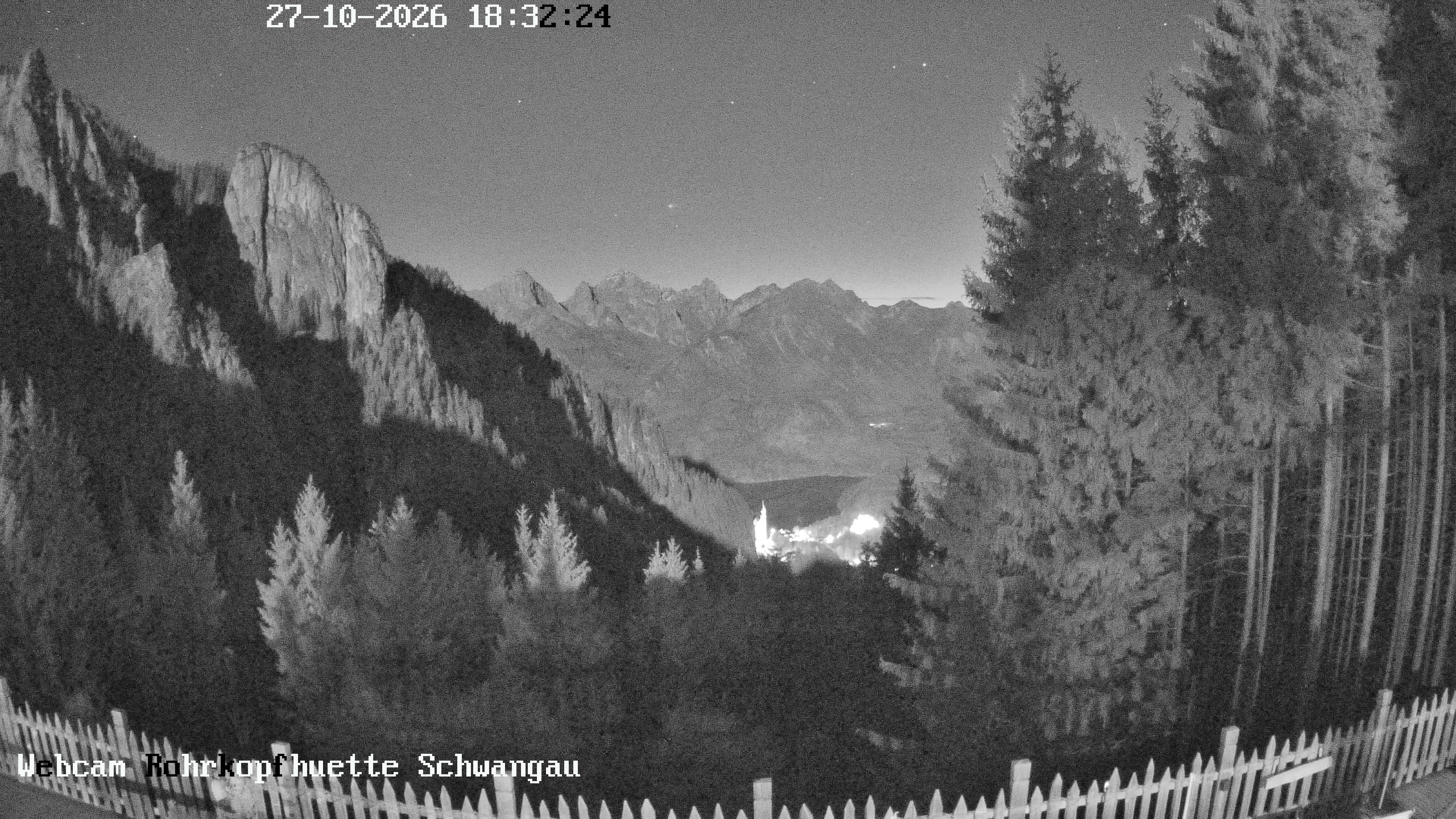 Archived image Webcam Panoramic sight of the Rohrkopfhütte