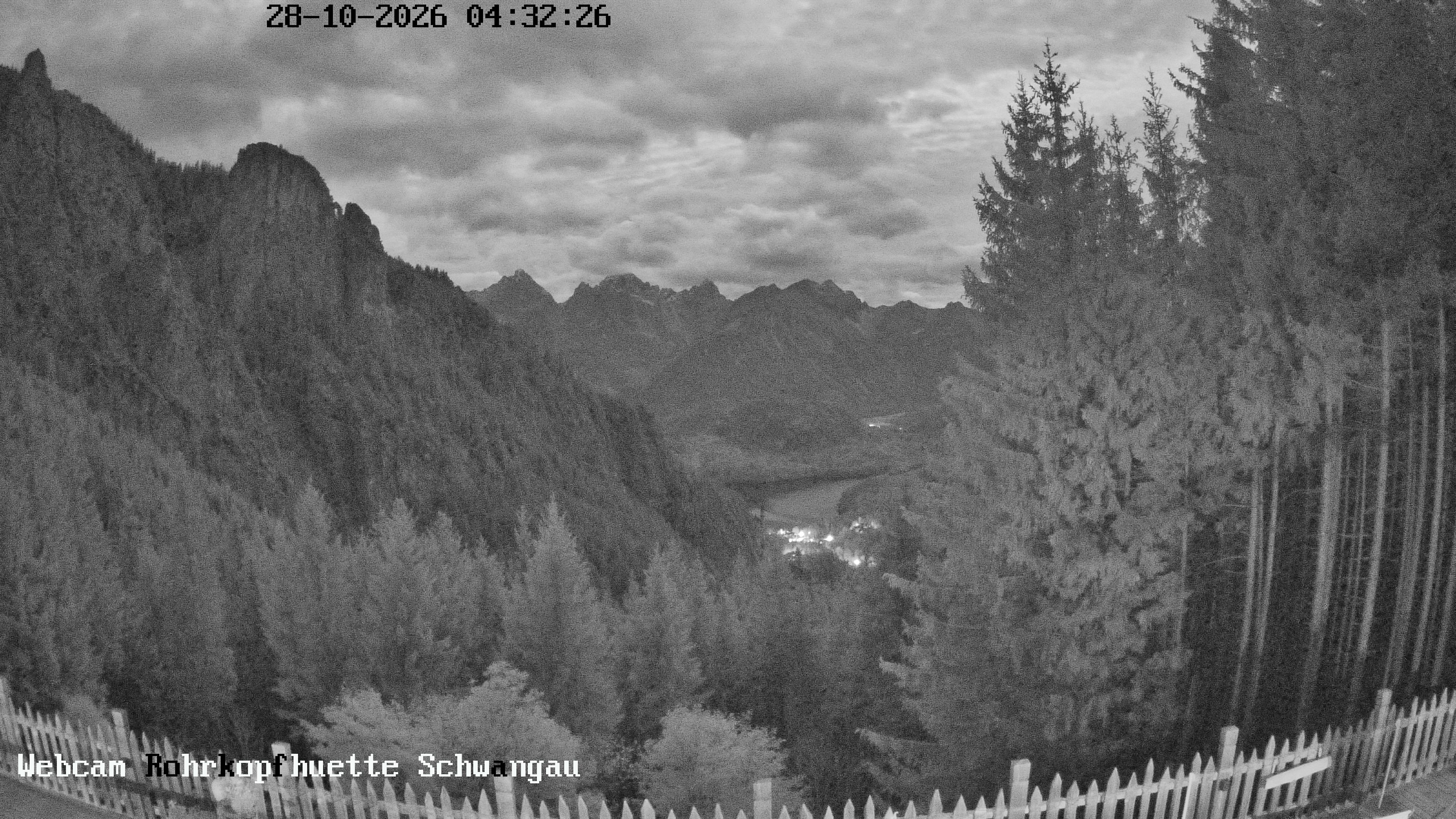 Archived image Webcam Panoramic sight of the Rohrkopfhütte