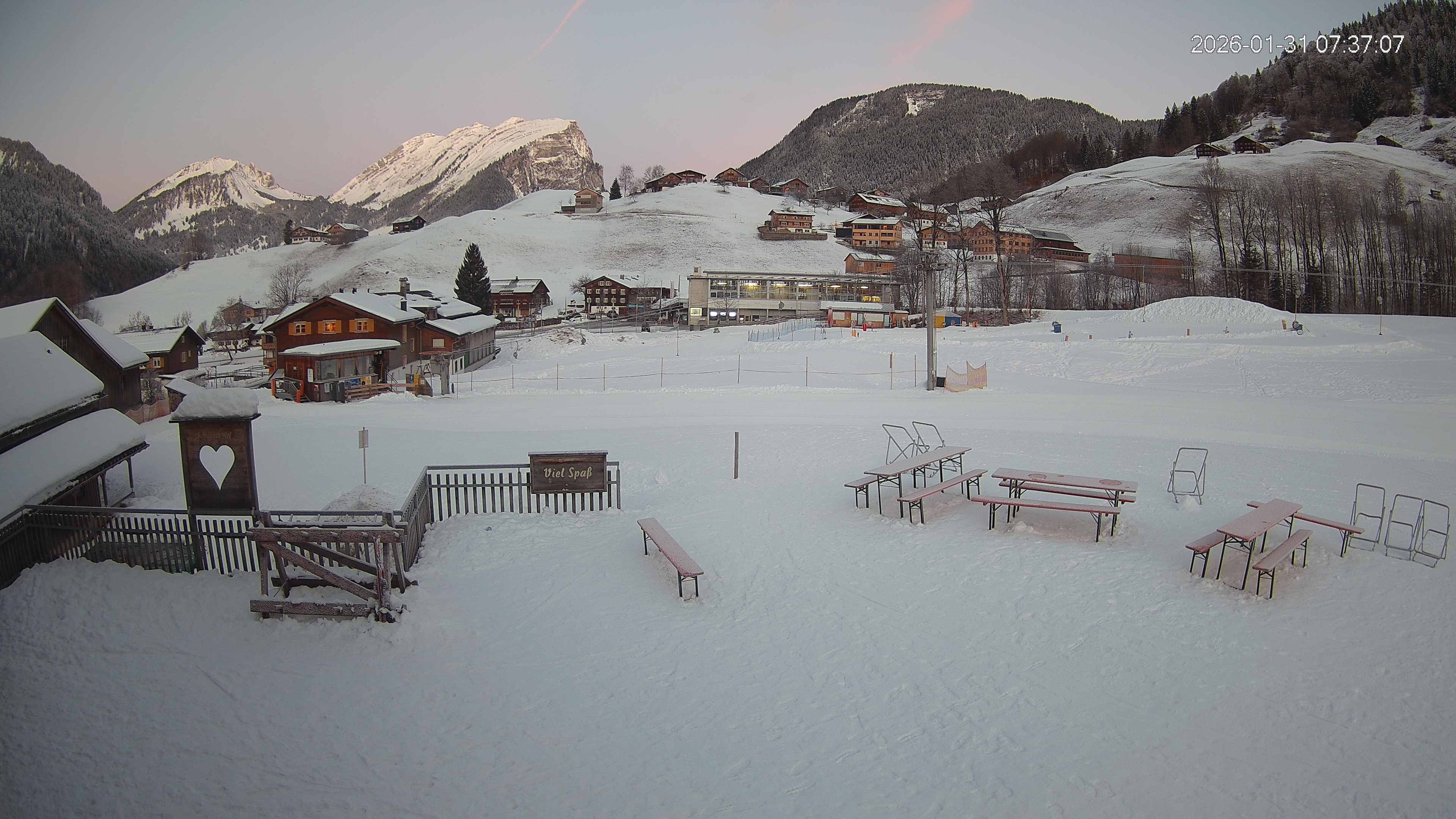 Archived image Webcam Hotel "Schrannen-Hof" at mountain "Diedamskopf"