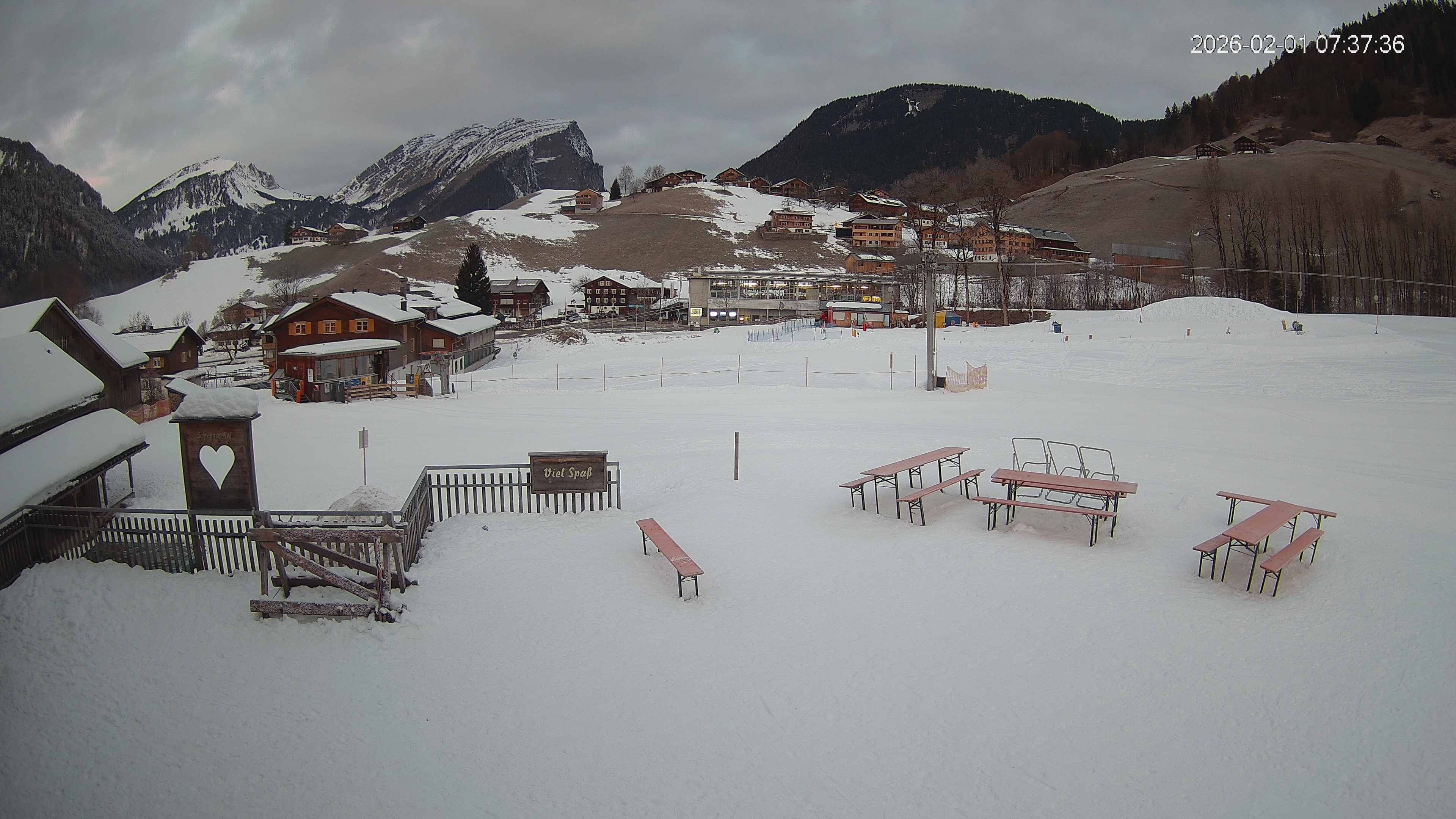 Archived image Webcam Hotel "Schrannen-Hof" at mountain "Diedamskopf"