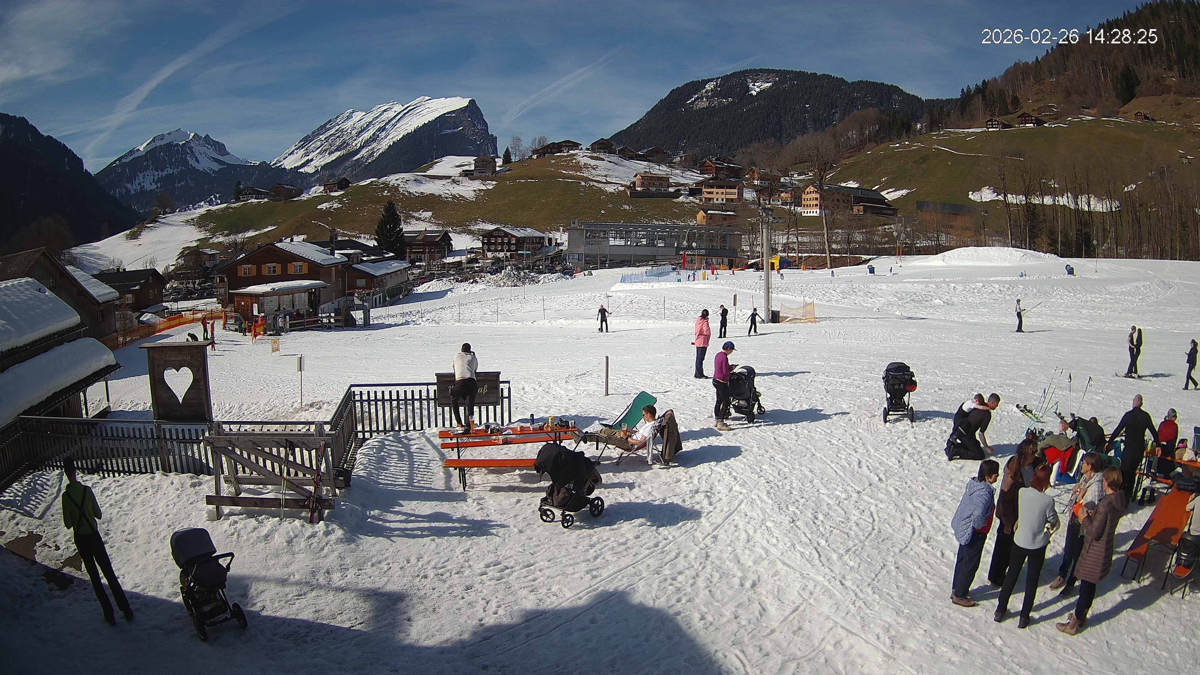 Archived image Webcam Hotel "Schrannen-Hof" at mountain "Diedamskopf"