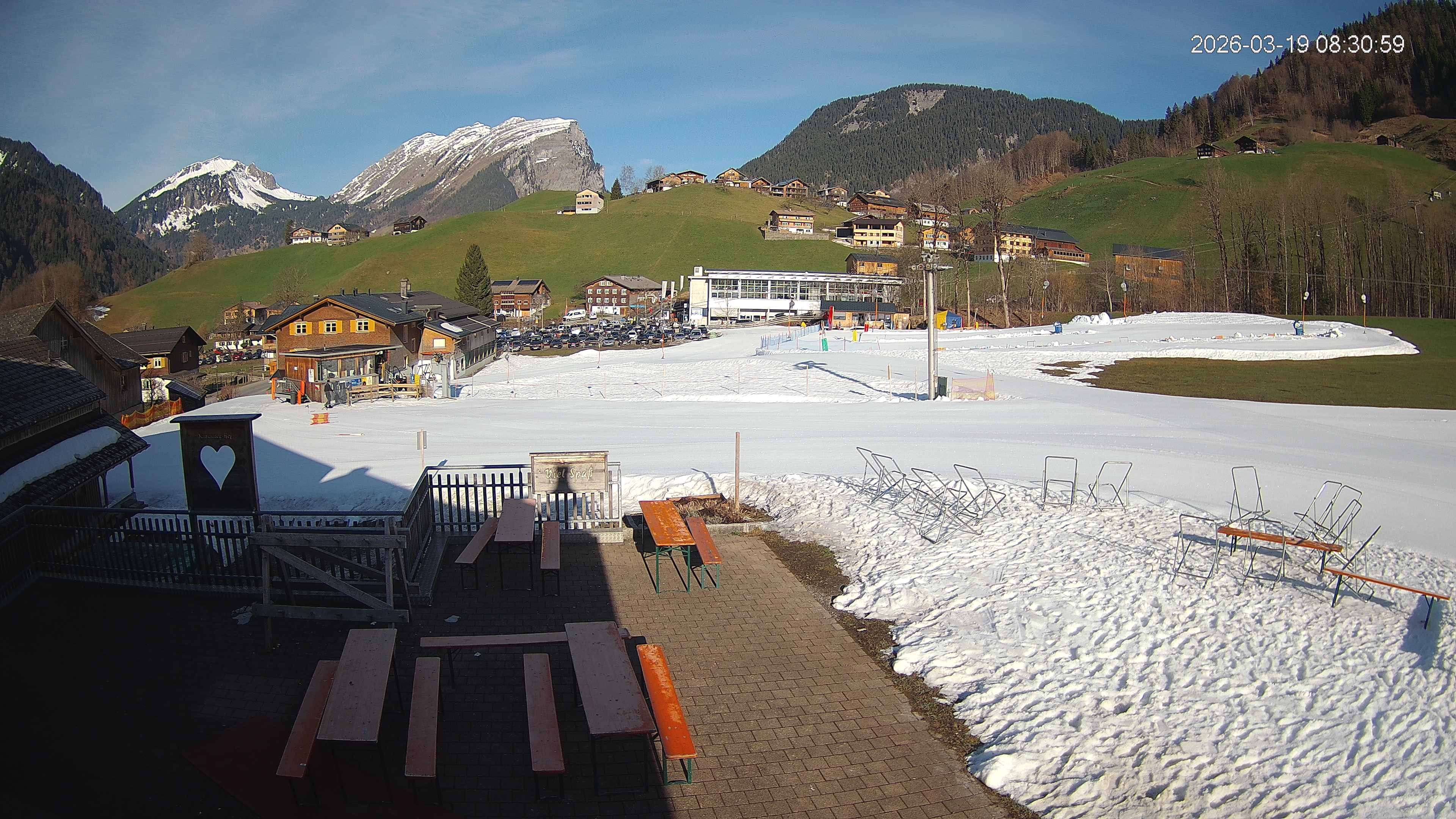 Archived image Webcam Hotel "Schrannen-Hof" at mountain "Diedamskopf"