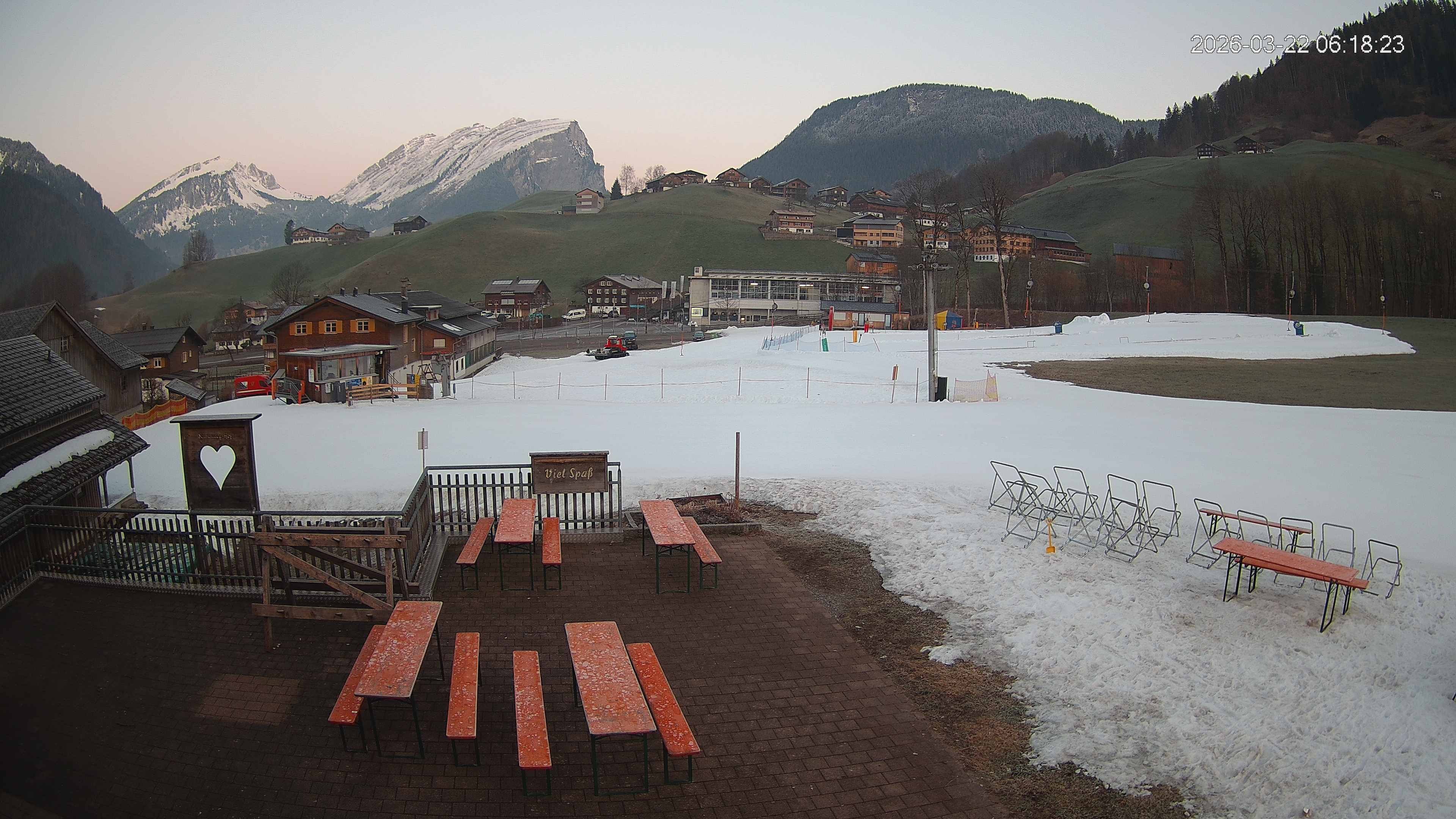 Archived image Webcam Hotel "Schrannen-Hof" at mountain "Diedamskopf"