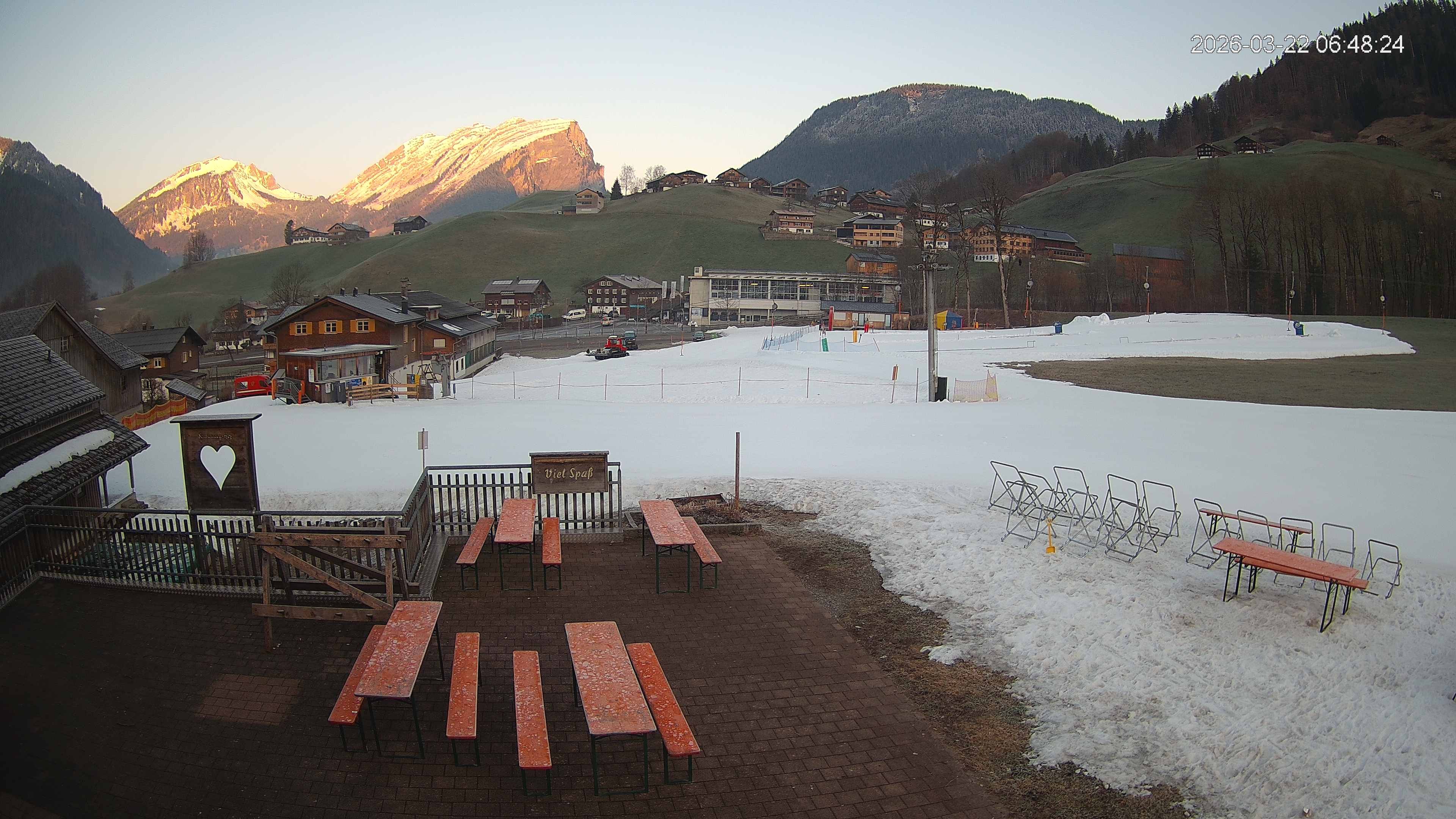 Archived image Webcam Hotel "Schrannen-Hof" at mountain "Diedamskopf"