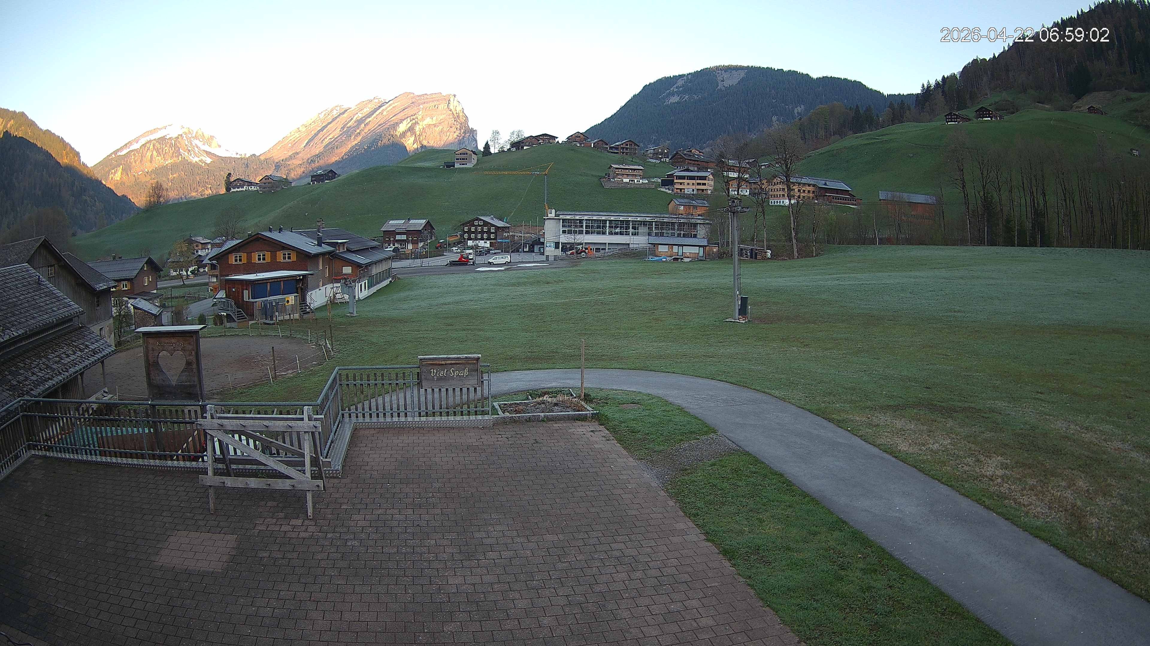 Archived image Webcam Hotel "Schrannen-Hof" at mountain "Diedamskopf"