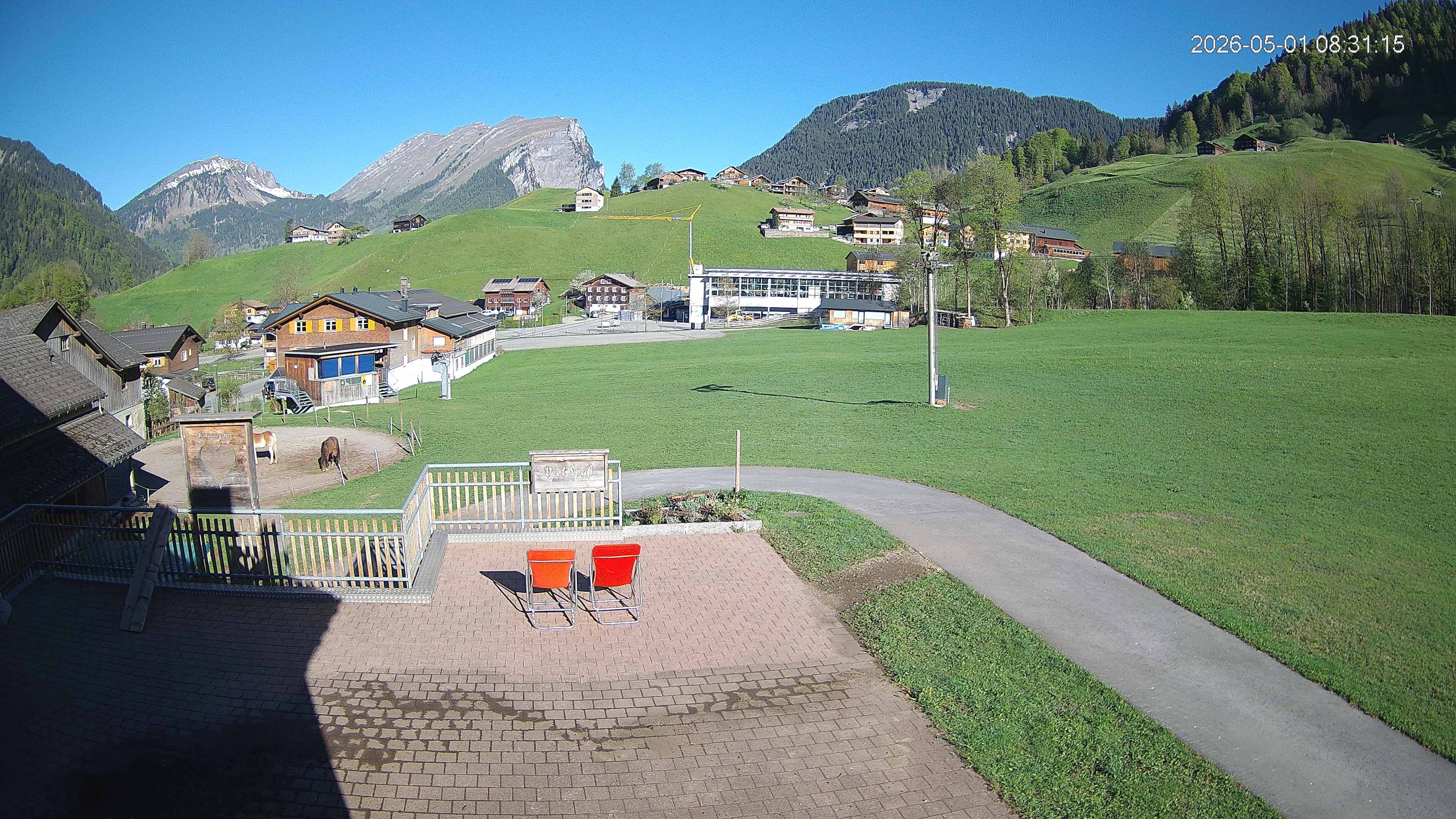 Archived image Webcam Hotel "Schrannen-Hof" at mountain "Diedamskopf"