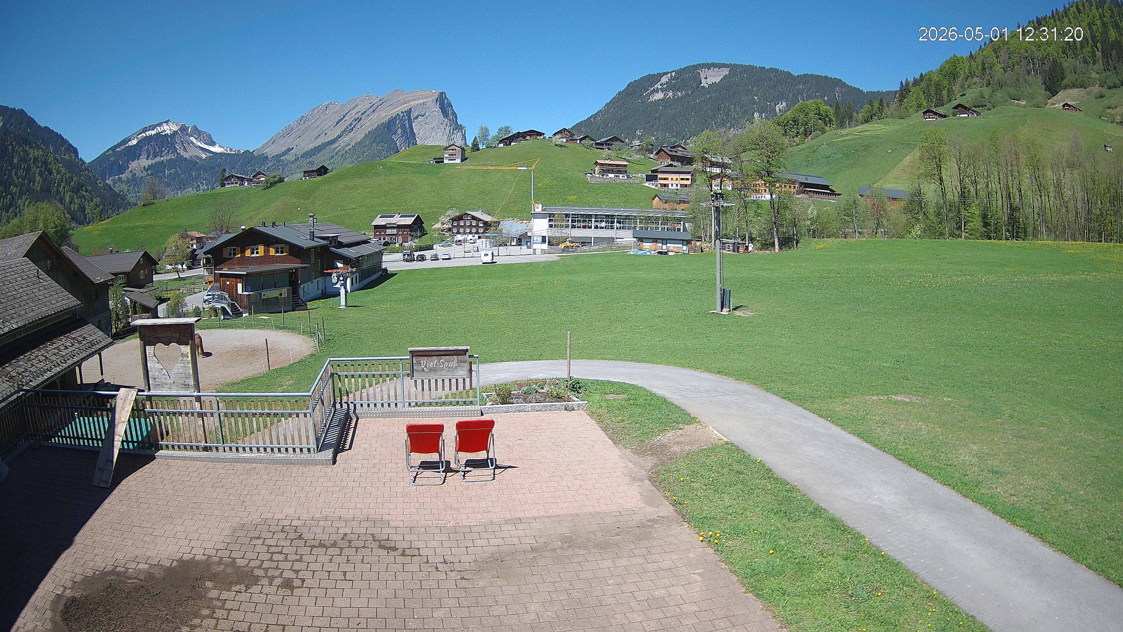 Archived image Webcam Hotel "Schrannen-Hof" at mountain "Diedamskopf"
