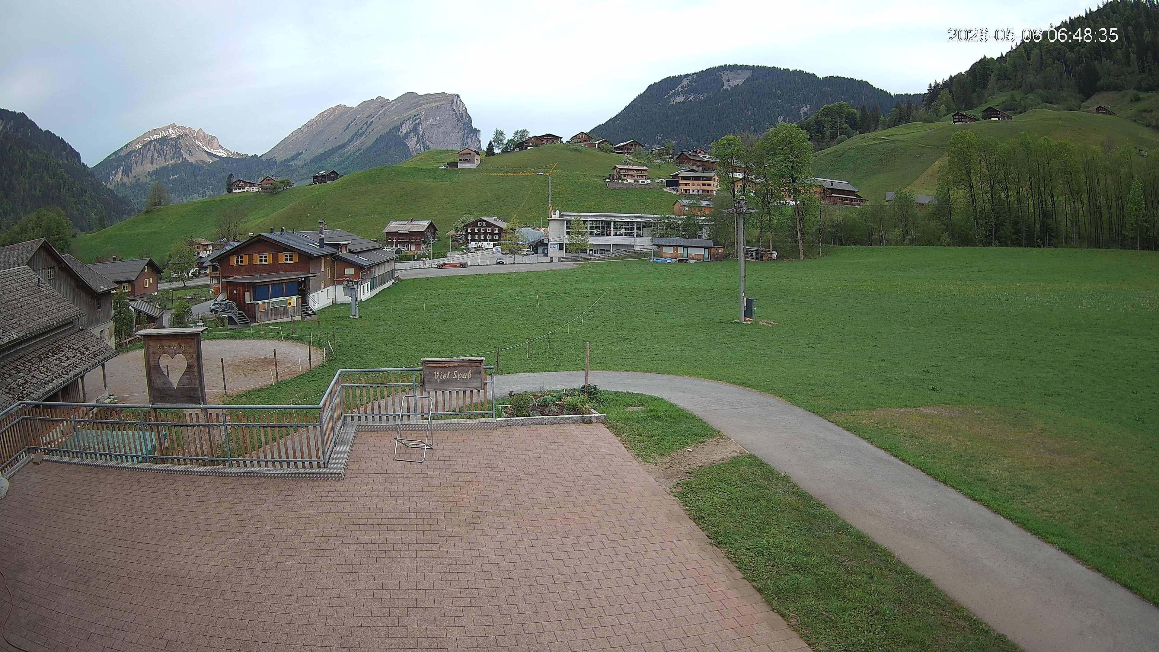 Archived image Webcam Hotel "Schrannen-Hof" at mountain "Diedamskopf"