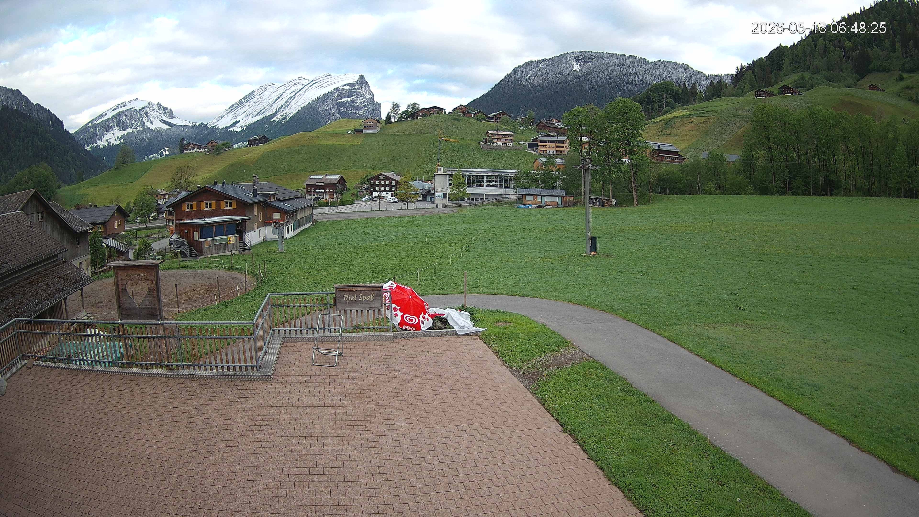 Archived image Webcam Hotel "Schrannen-Hof" at mountain "Diedamskopf"