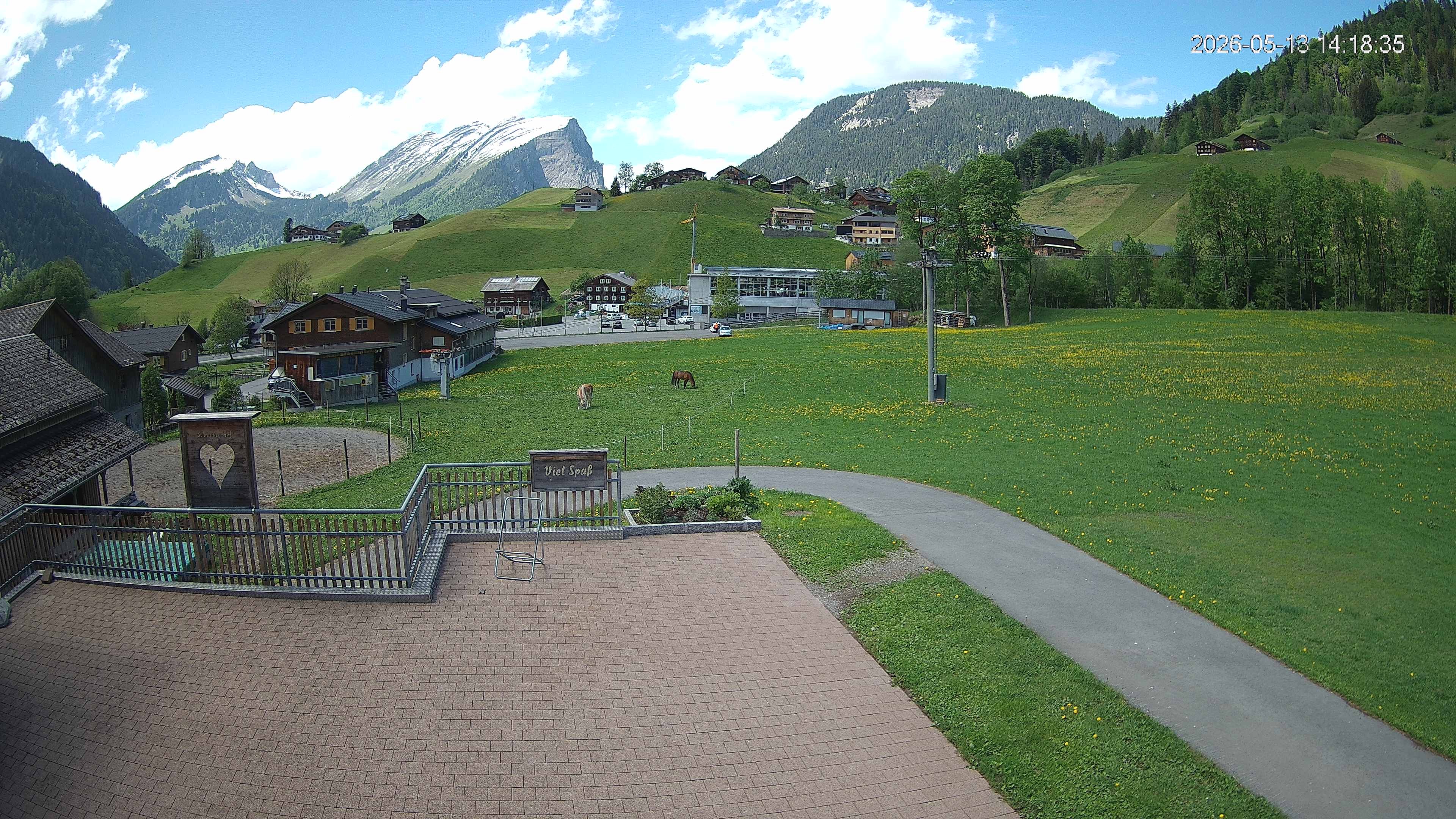 Archived image Webcam Hotel "Schrannen-Hof" at mountain "Diedamskopf"