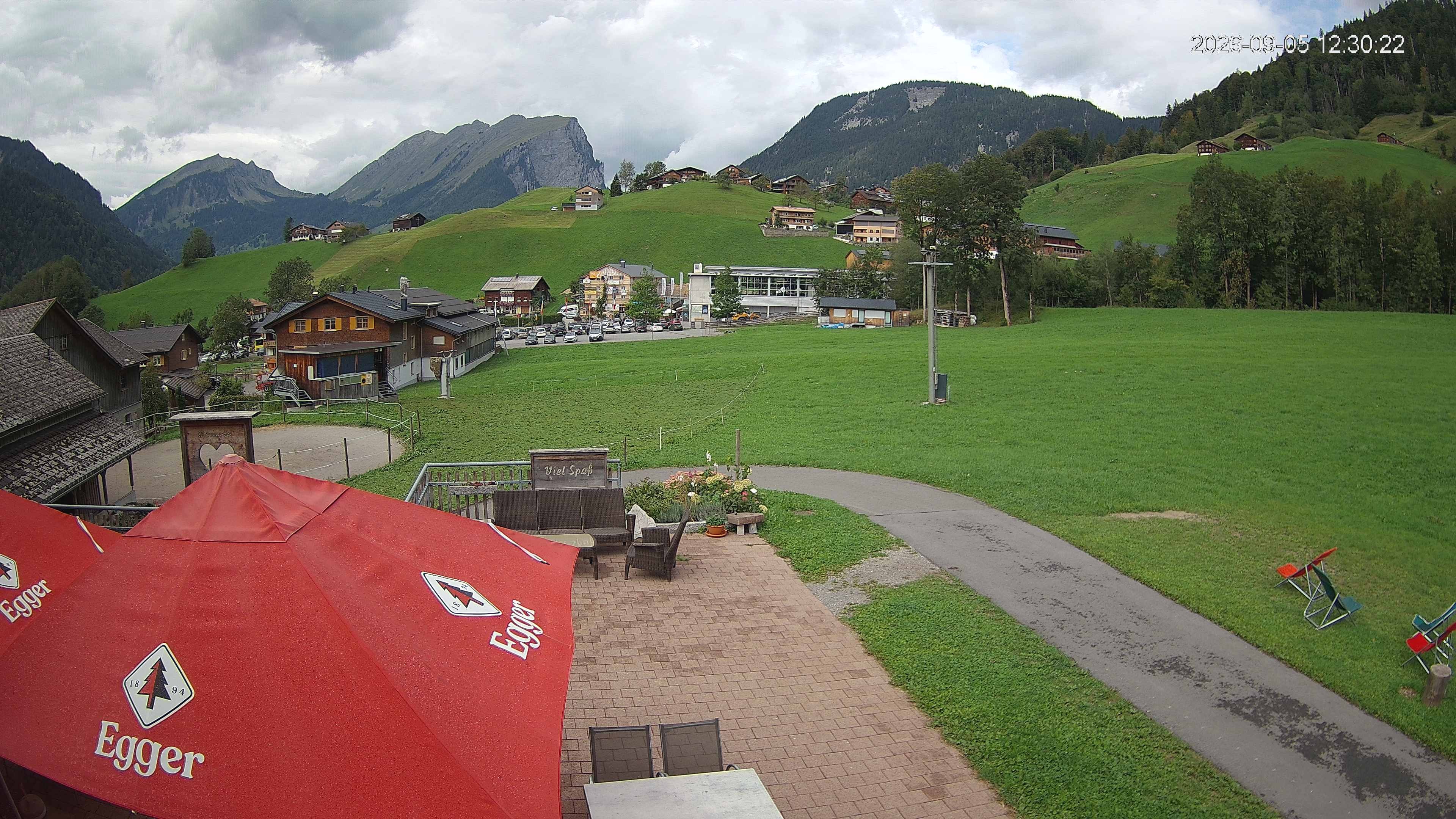 Archived image Webcam Hotel "Schrannen-Hof" at mountain "Diedamskopf"