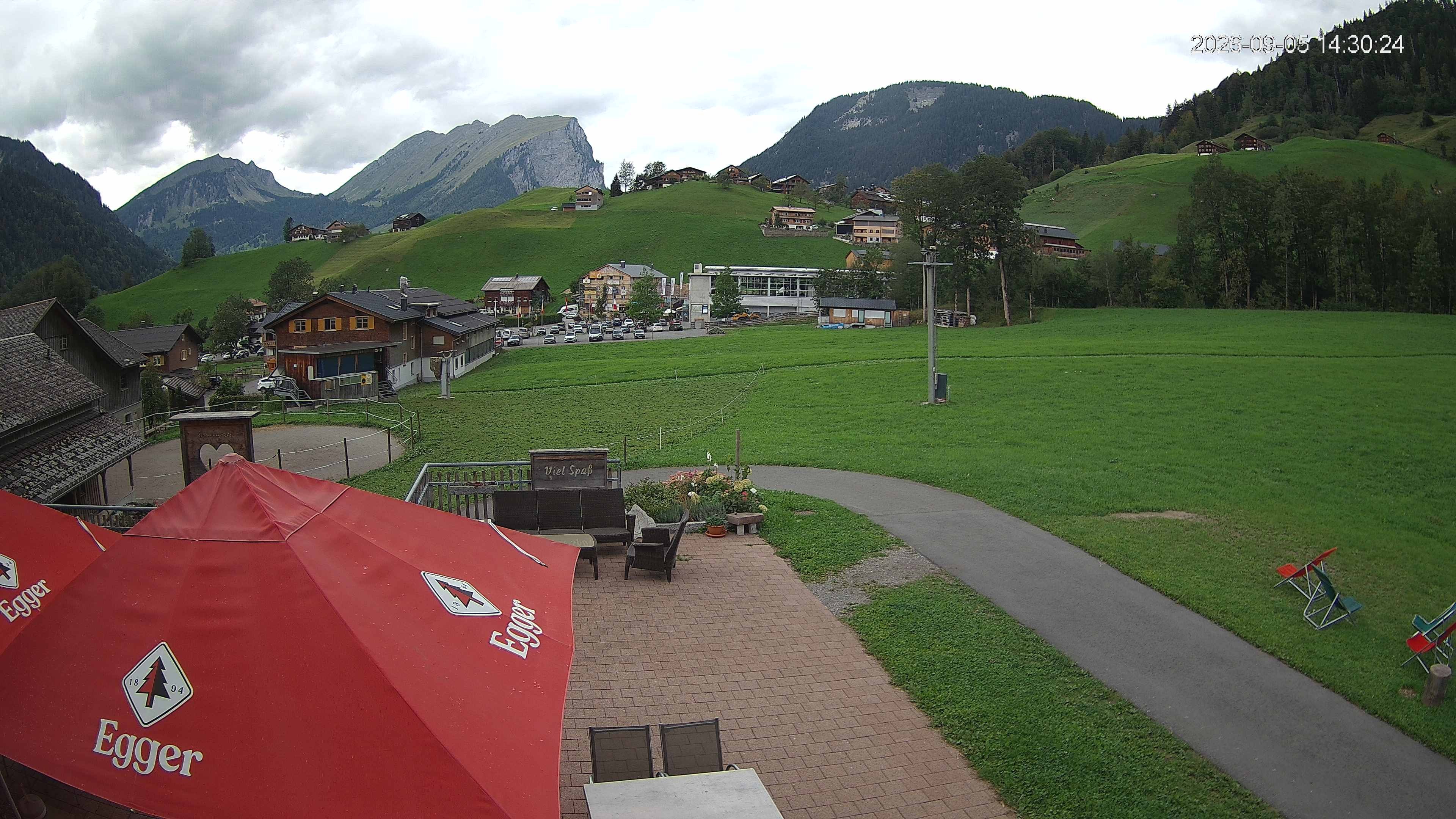 Archived image Webcam Hotel "Schrannen-Hof" at mountain "Diedamskopf"