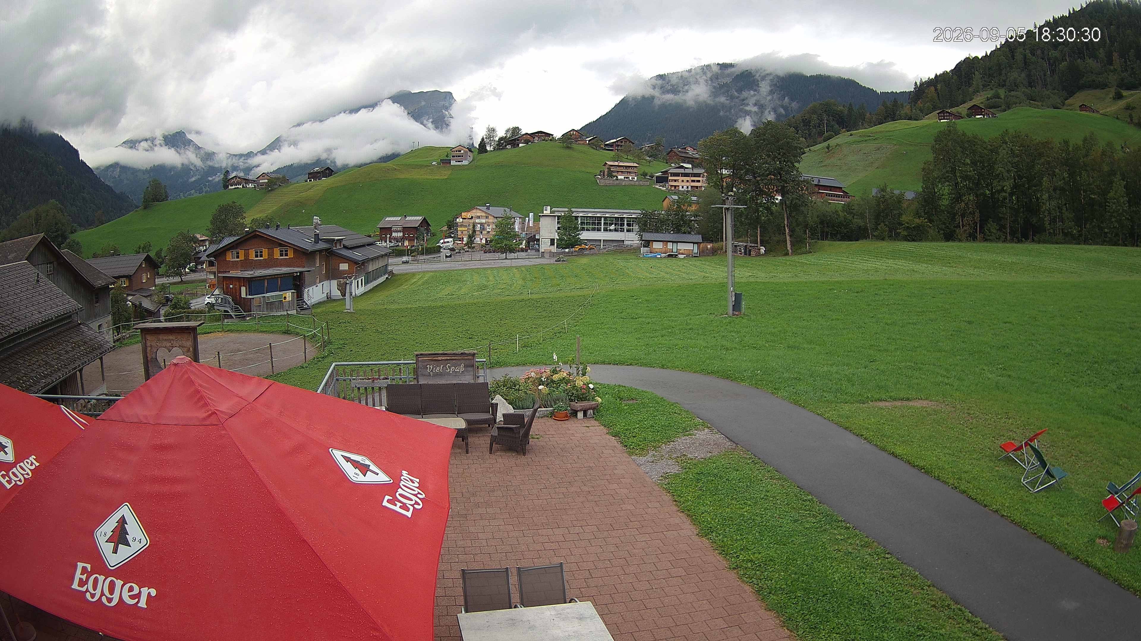Archived image Webcam Hotel "Schrannen-Hof" at mountain "Diedamskopf"