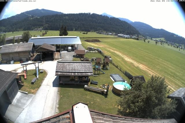 Archived image Webcam Organic farm Arnoldgut in Altenmarkt