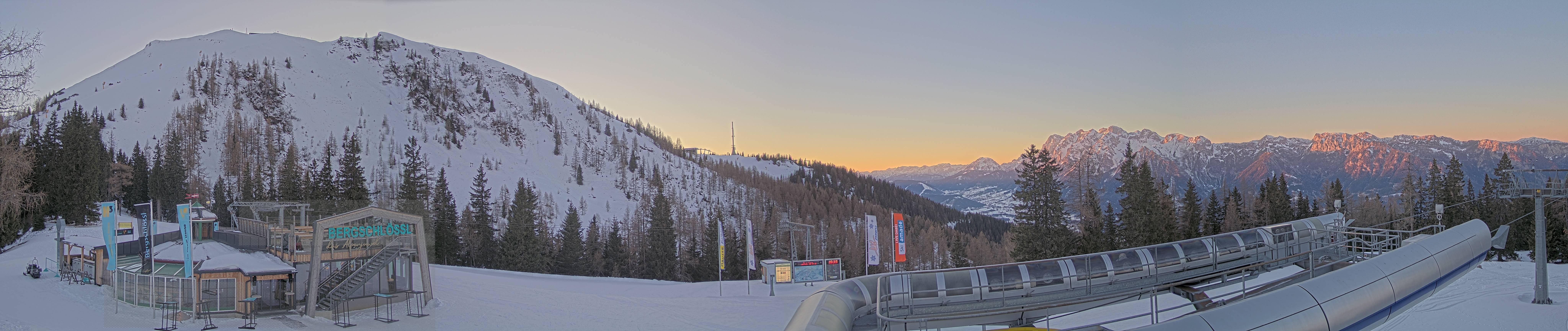 Archiv Foto Webcam Bergstation Höfi Express II (1821 m)