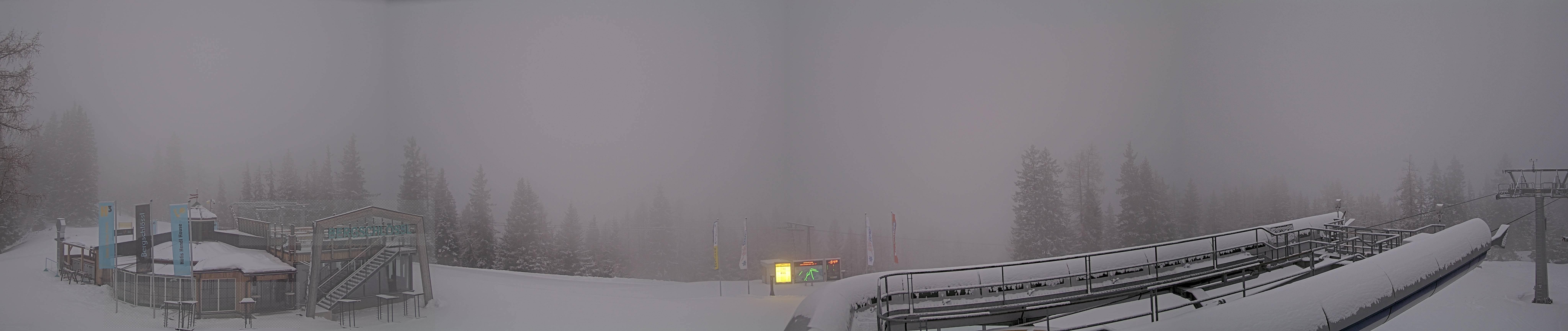 Archived image Webcam Top station Höfi Express II (1821 m)