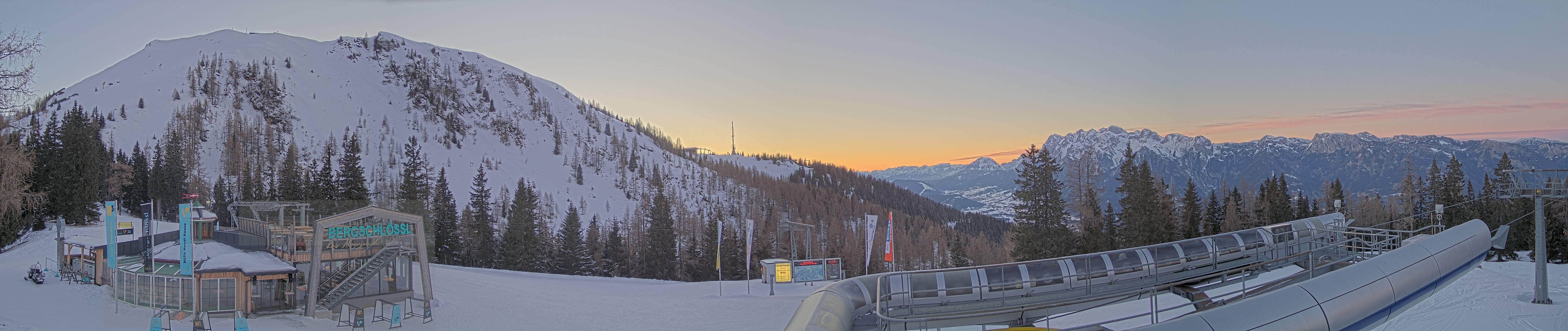 Archiv Foto Webcam Bergstation Höfi Express II (1821 m)