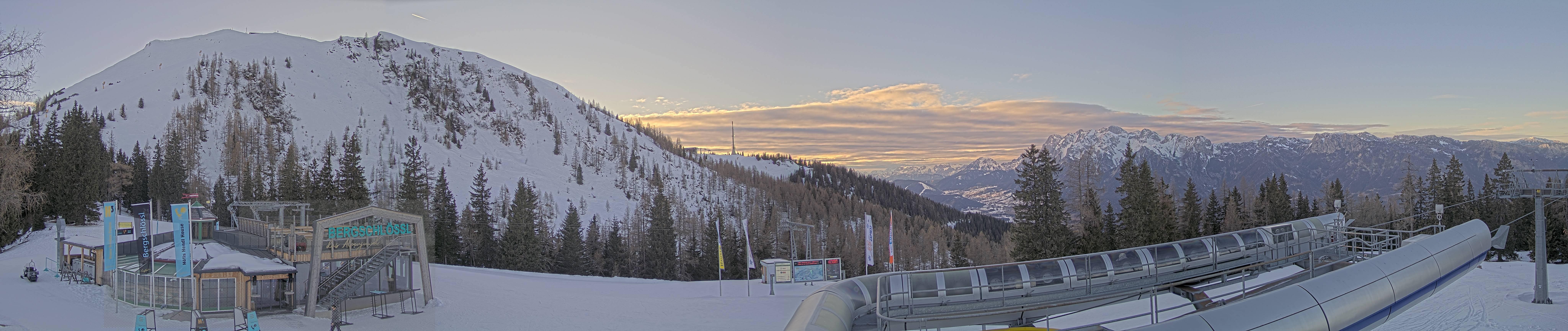 Archiv Foto Webcam Bergstation Höfi Express II (1821 m)