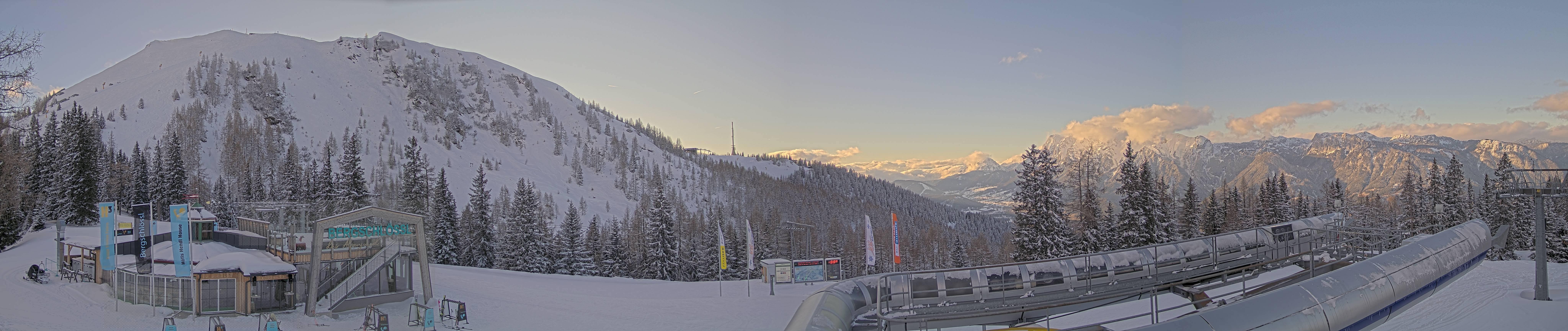 Archived image Webcam Top station Höfi Express II (1821 m)