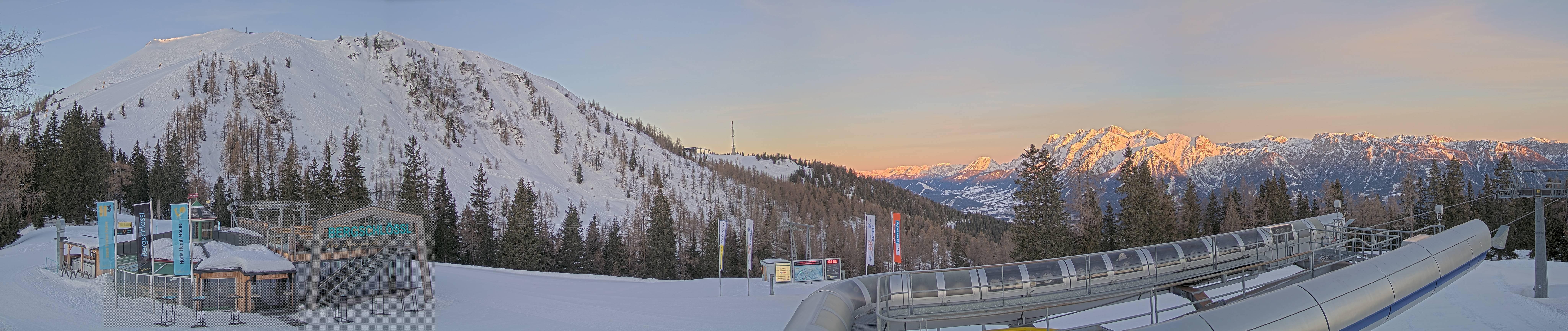 Archived image Webcam Top station Höfi Express II (1821 m)