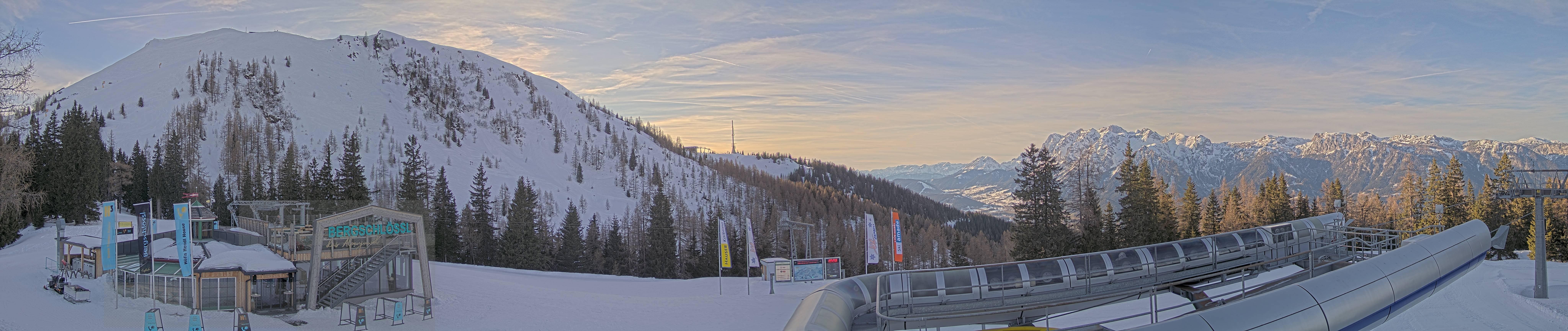 Archived image Webcam Top station Höfi Express II (1821 m)