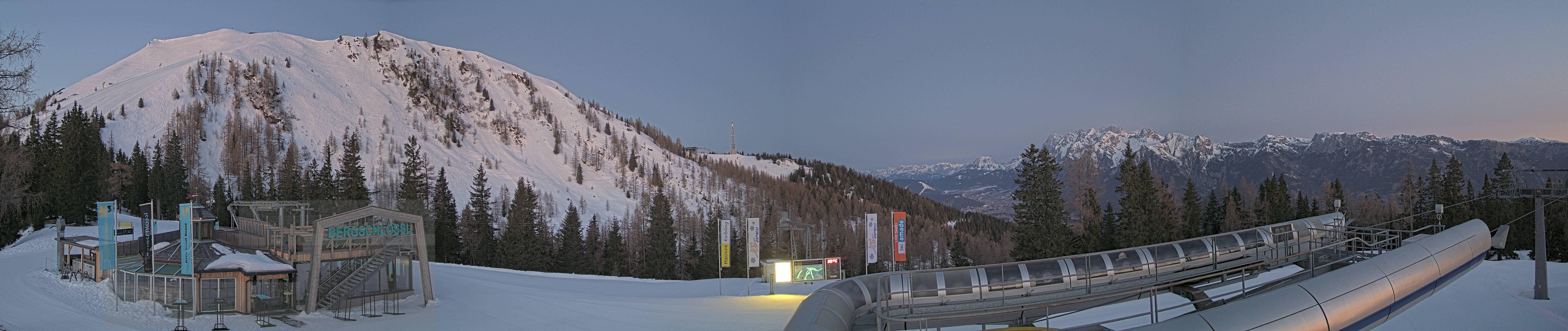 Archiv Foto Webcam Bergstation Höfi Express II (1821 m)