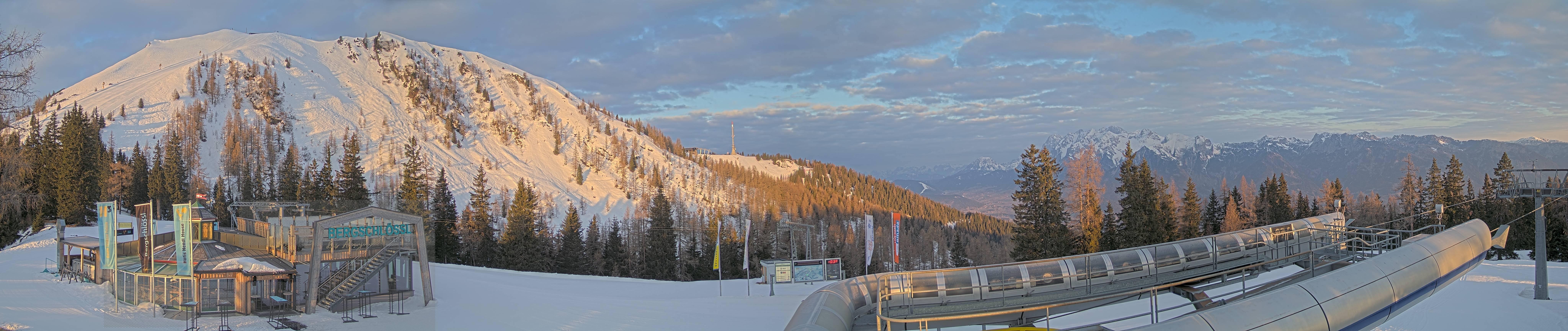 Archived image Webcam Top station Höfi Express II (1821 m)