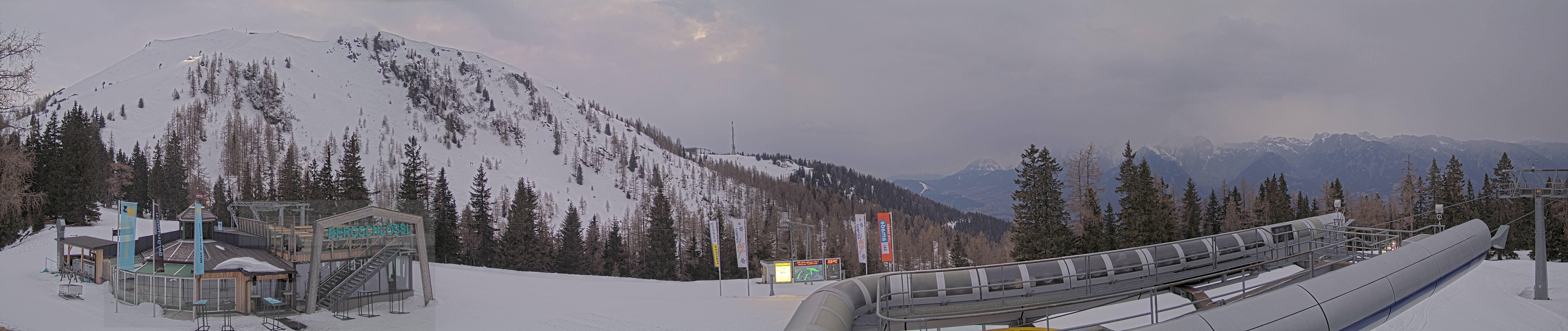 Archived image Webcam Top station Höfi Express II (1821 m)