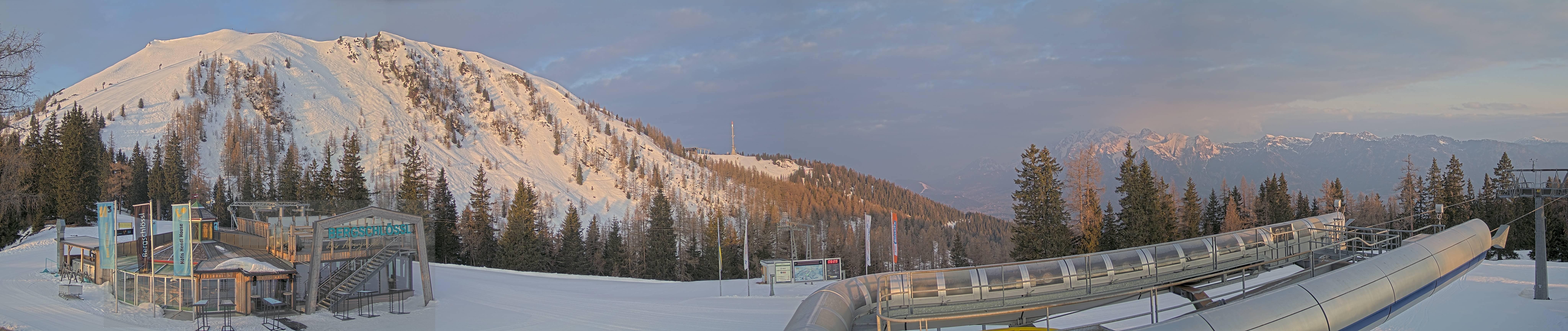 Archiv Foto Webcam Bergstation Höfi Express II (1821 m)