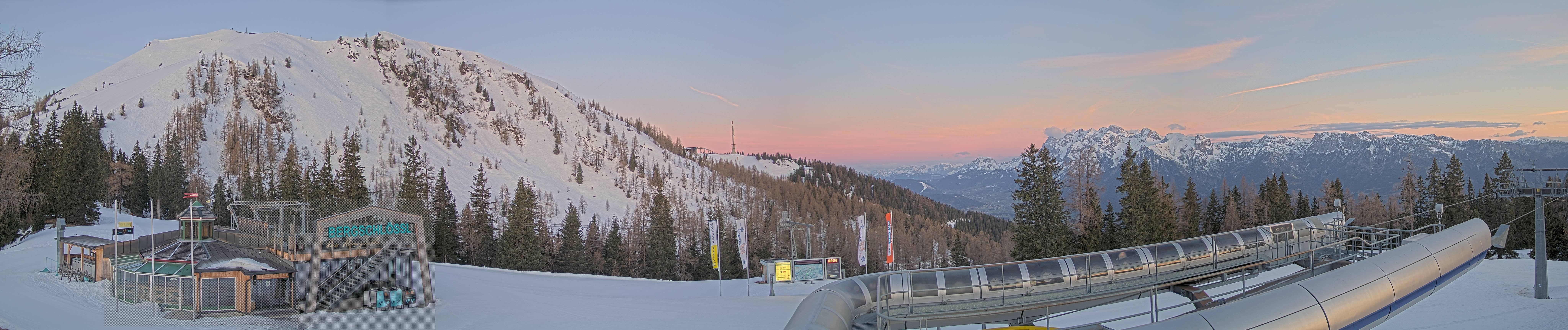 Archiv Foto Webcam Bergstation Höfi Express II (1821 m)