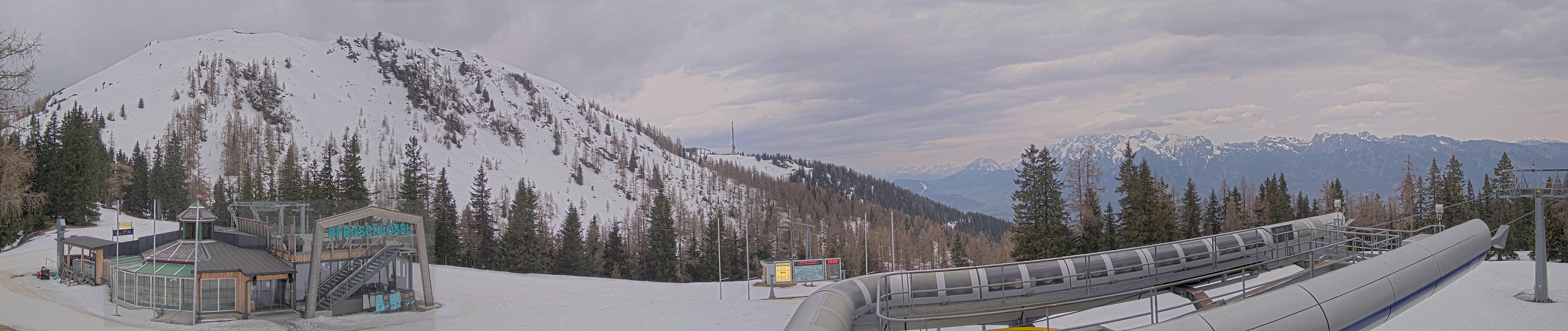 Archived image Webcam Top station Höfi Express II (1821 m)